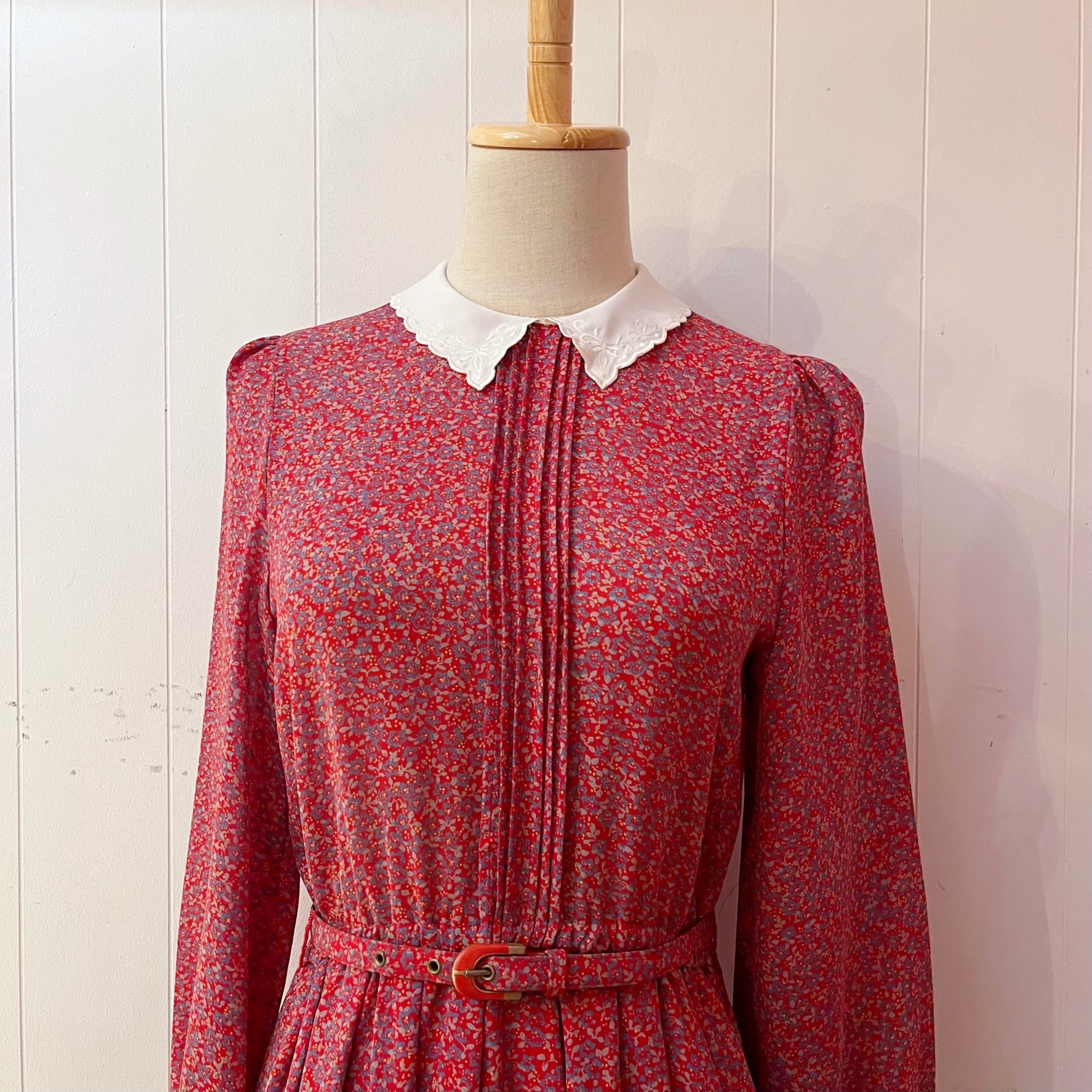 white scallop collar mini flower one-piece