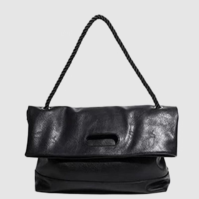 シンプルレザーショルダーバッグ ロープハンドル フラップデザイン 1color MKB0008