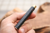 ★不定期販売★ 新型 硬度表示窓付き革軸芯ケース 【特上ヌメ革節目模様 ブラック】