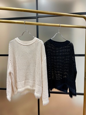 ふんわり柔らかな着心地が癖になるメッシュニット