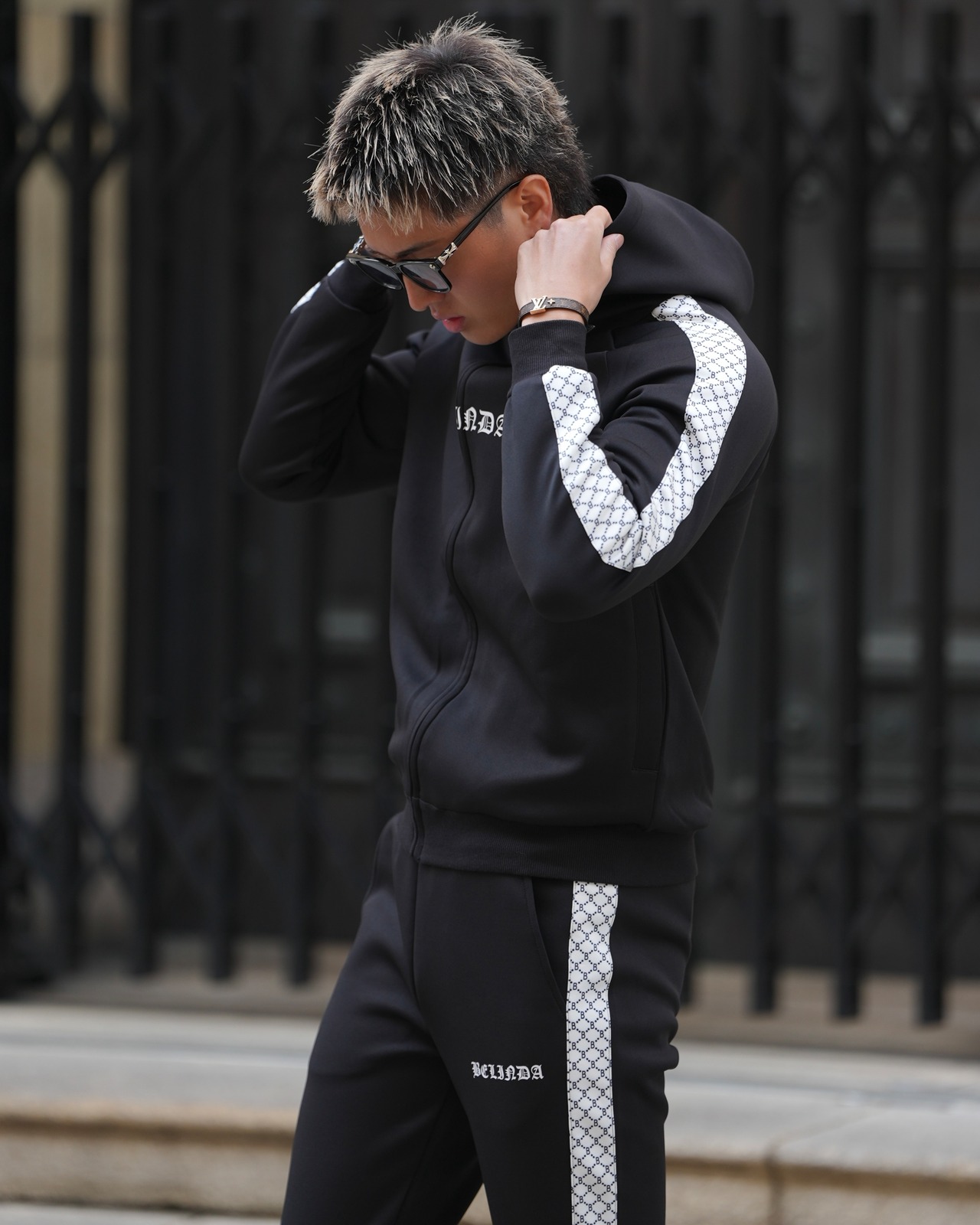 MONOGRAM LINE SWEAT HOODIE【BB25032】