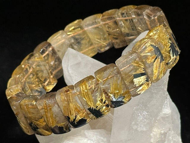 金運【高級太陽放射タイチンルチル】19×11mm | 導運石