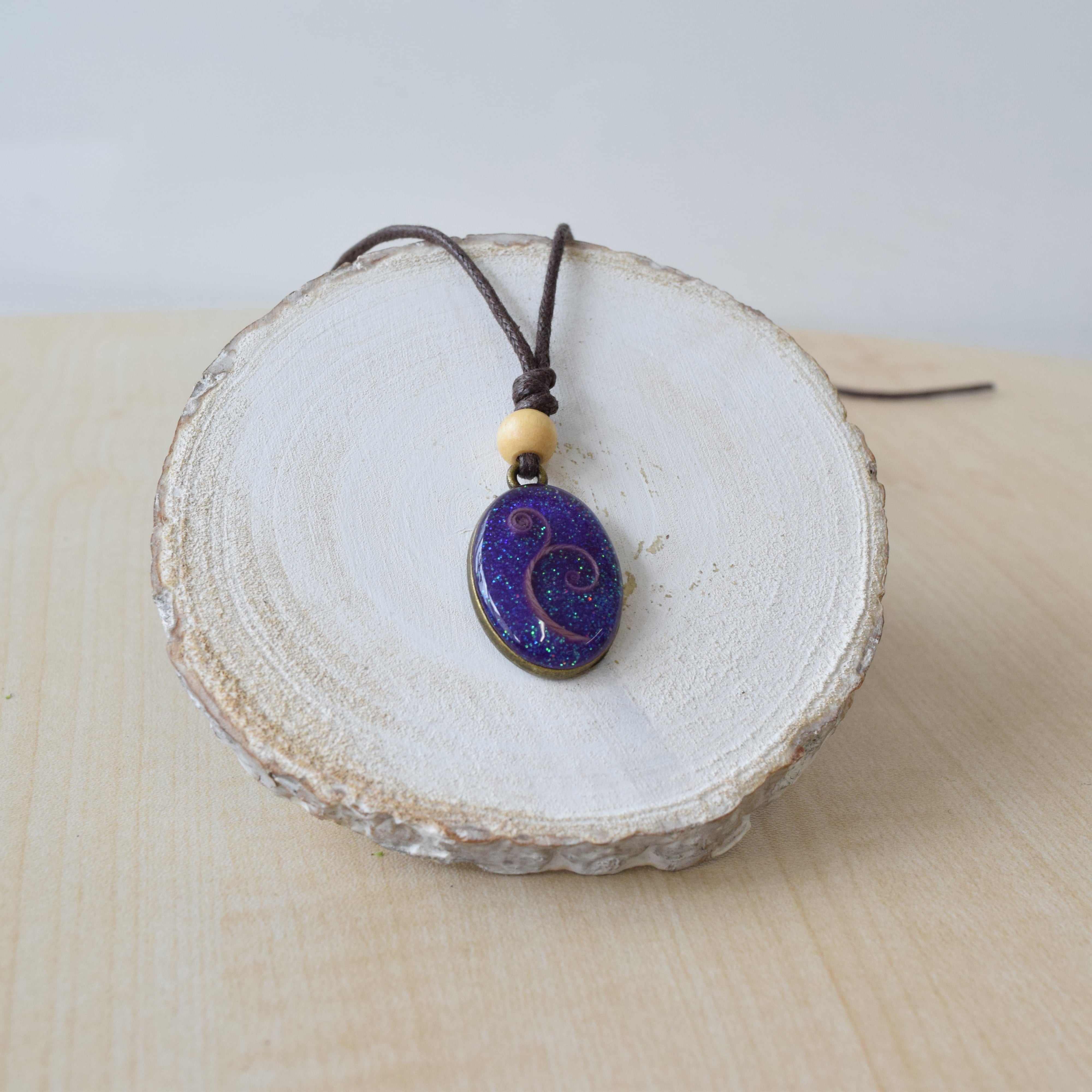 木彫りペンダント Wood carving pendant 【さっぽろアイヌクラフト