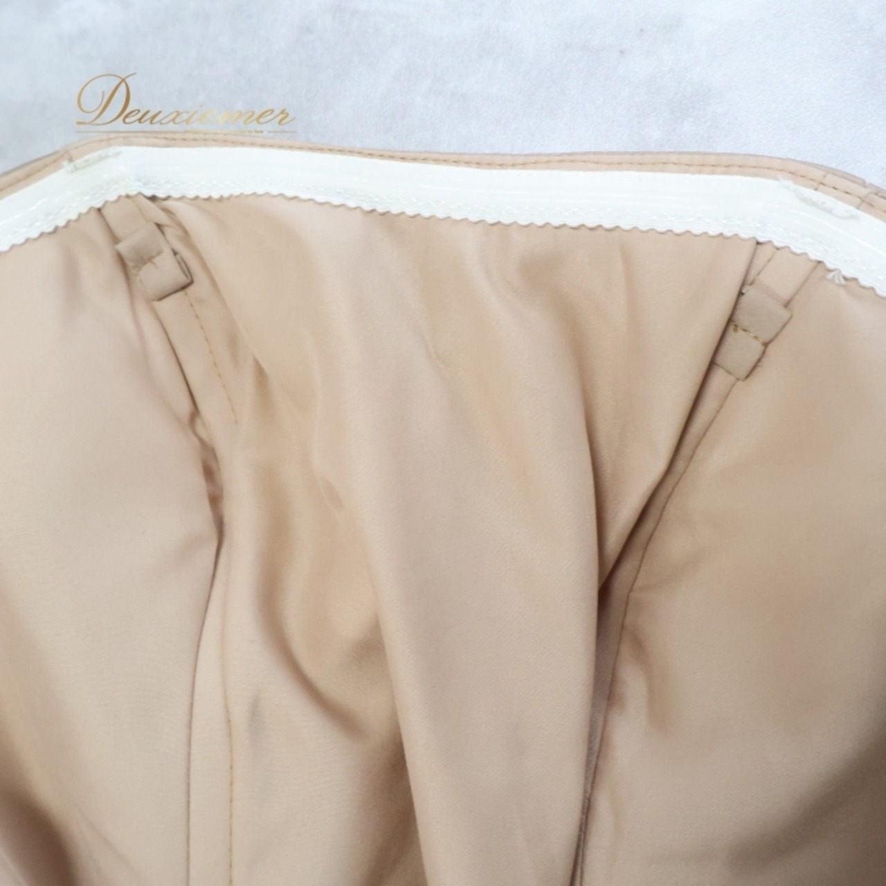 パーティドレス fine feathers ファインフェザーズ ワンピース ドレス 演奏会 発表会 カラードレス 結婚式 披露宴 前撮り 撮影 ブラウン系 ベージュ系 ゴールド系 高級感 光沢感 おしゃれ ドレスアップ フォーマルスタイル シンプルエレガンス レディース 結婚式二次会 上品 撮影会 華やか 結婚式用 フォーマルドレス