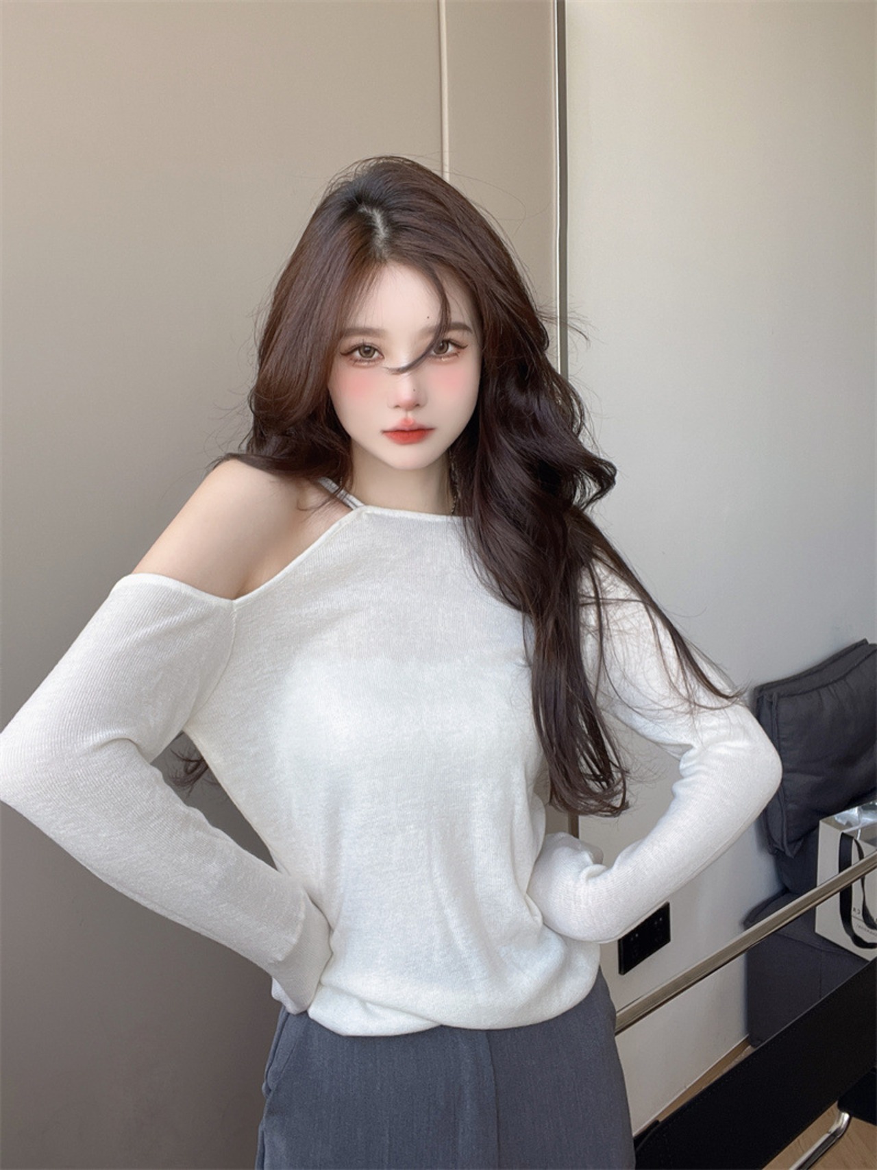 スタイルアップオフショルニット　UH00021