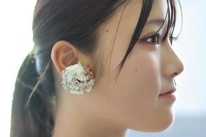 紫陽花とカーネーションのイヤリング、ピアス