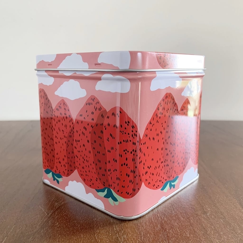 マリメッコ マンシッカヴォレット 缶 / marimekko Mansikkavuoret Tin