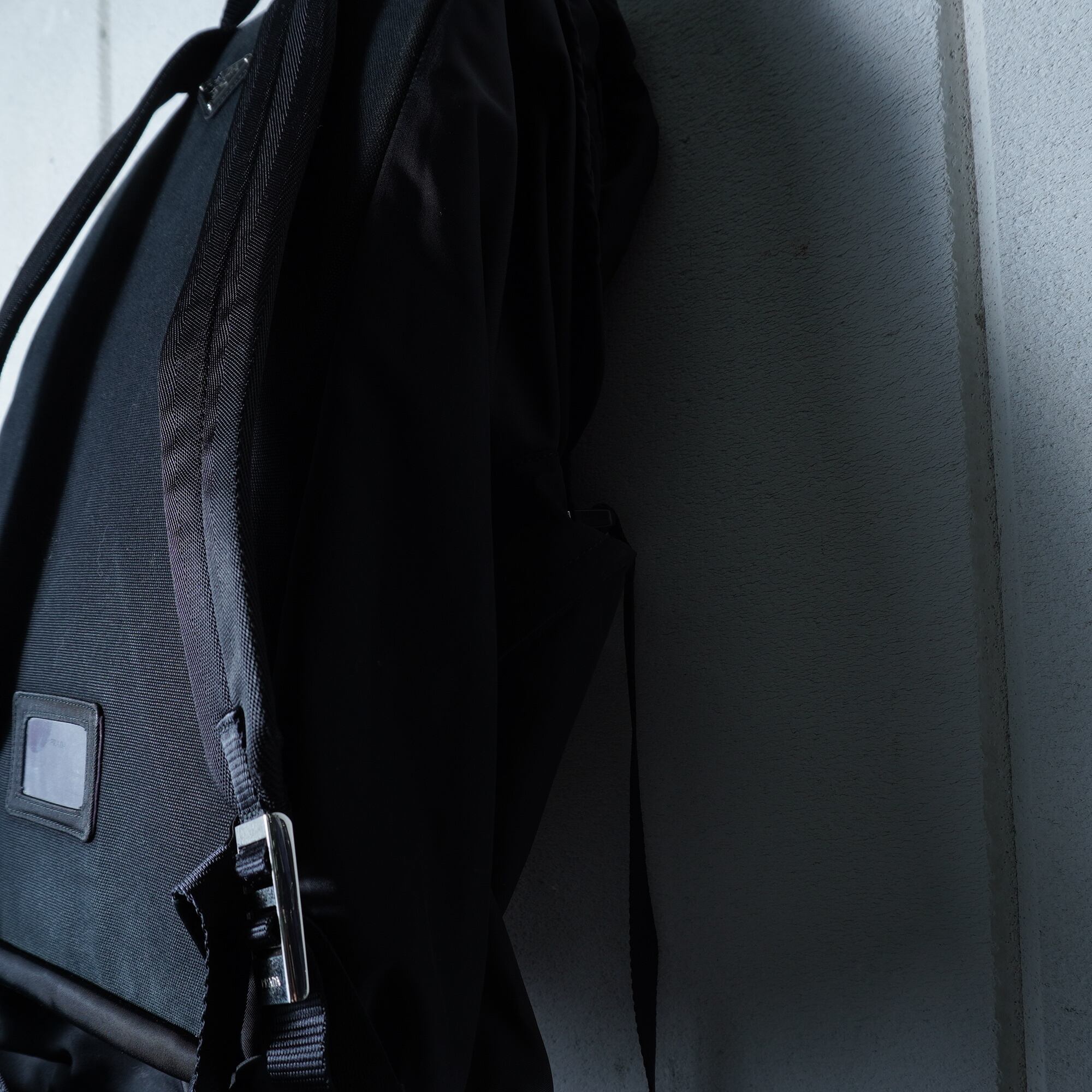 PRADA】プラダ ”V136”三角プレートロゴバックパックNERO black | MIXHIVE