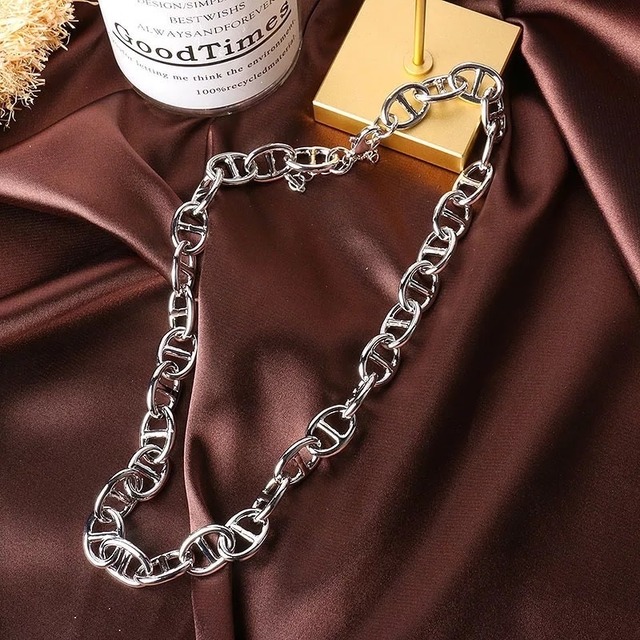 Volume chain necklace