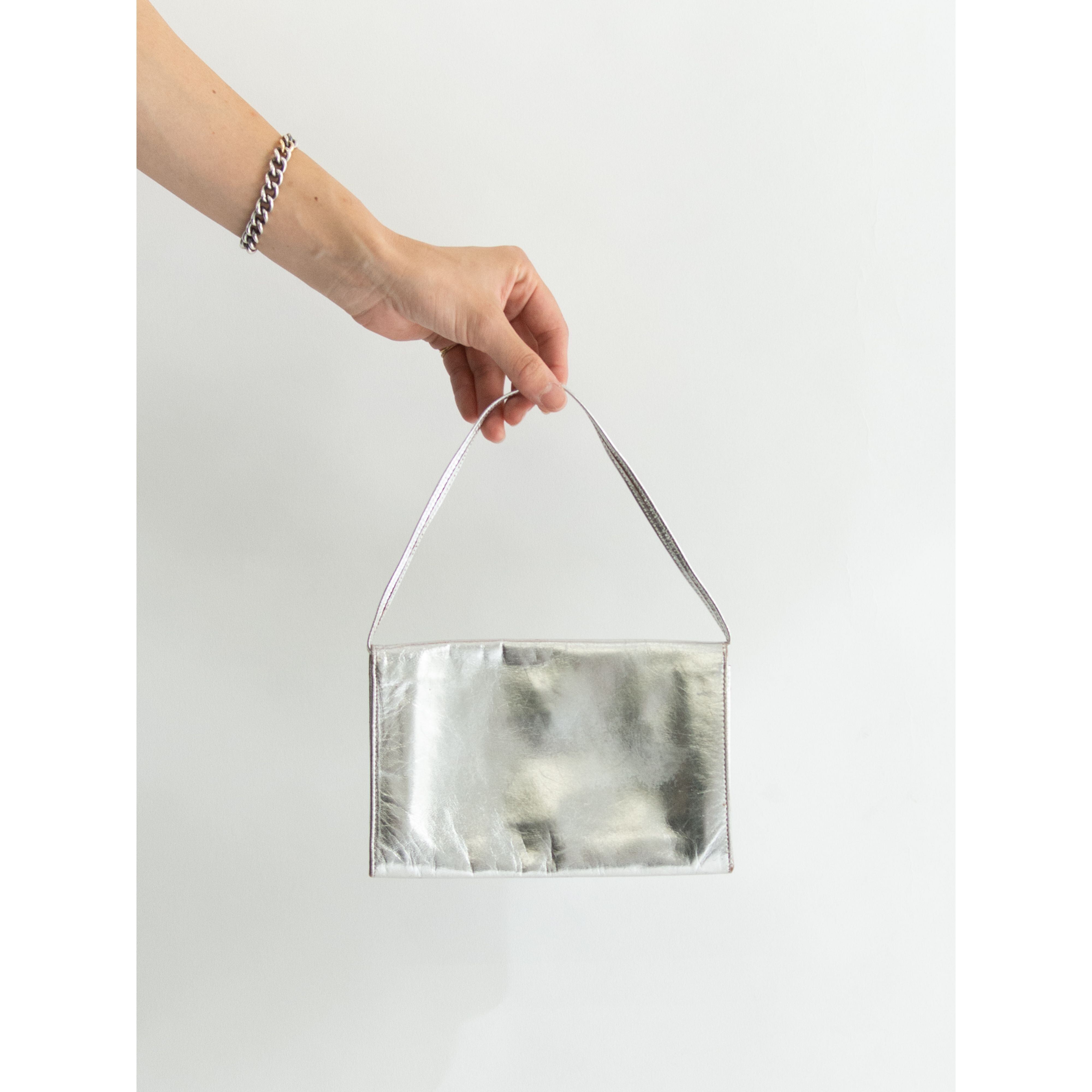 【Courreges paris】Made in France metallic leather mini bag（クレージュ フランス製 メタリック ミニハンドバッグ ）10b