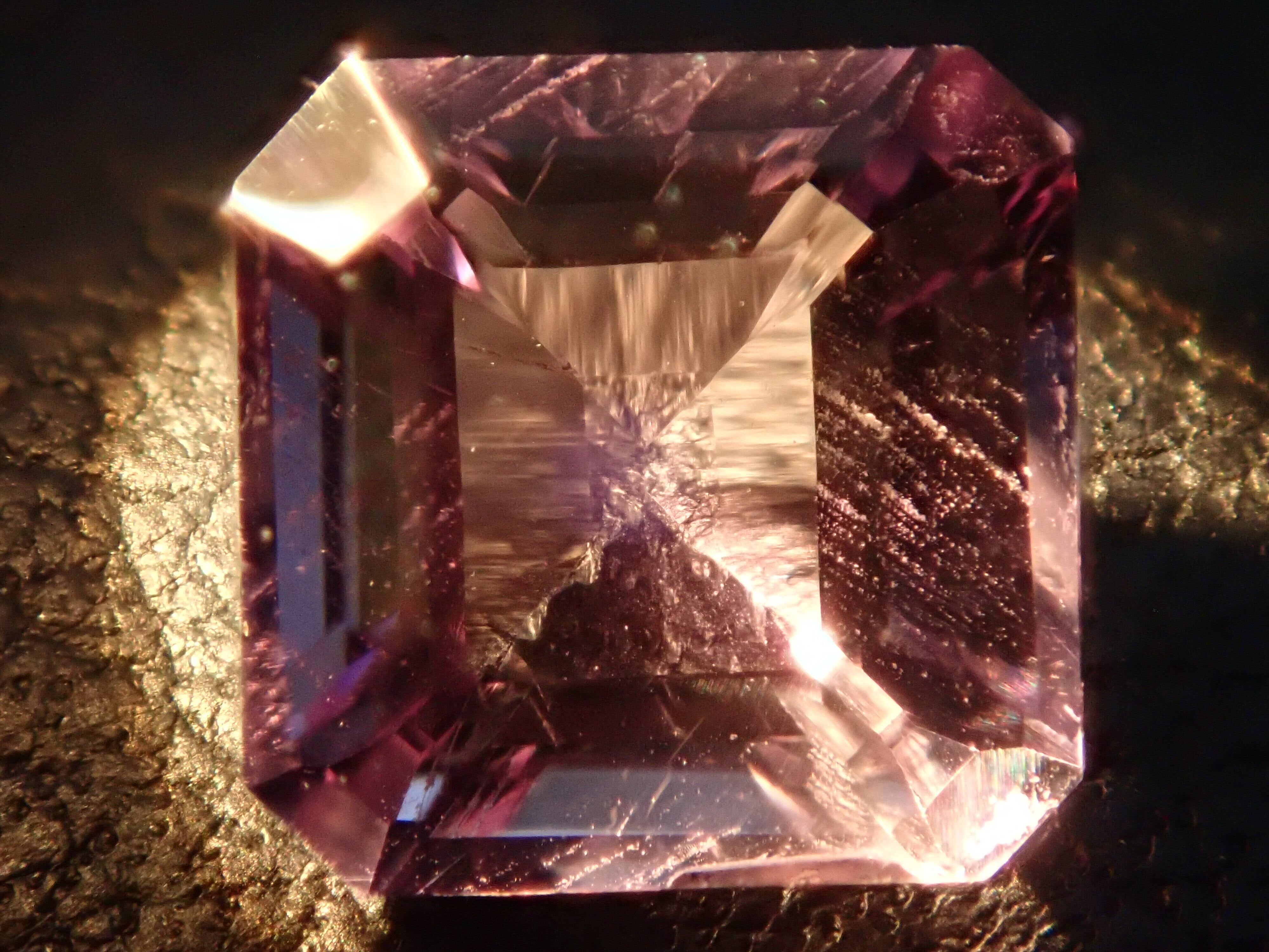 アフガニスタン産マリアライト(スキャポライト) 0.62ct