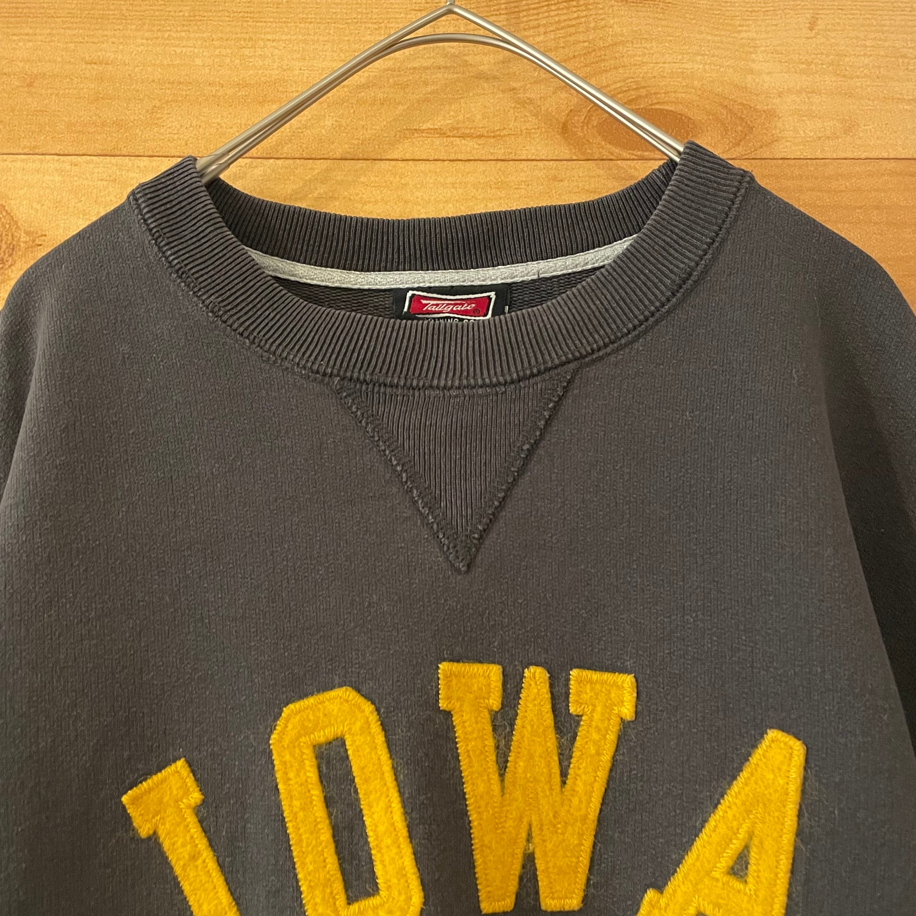 TAILGATE CLOTHING】カナダ製 カレッジロゴ IOWA アイオワ大学