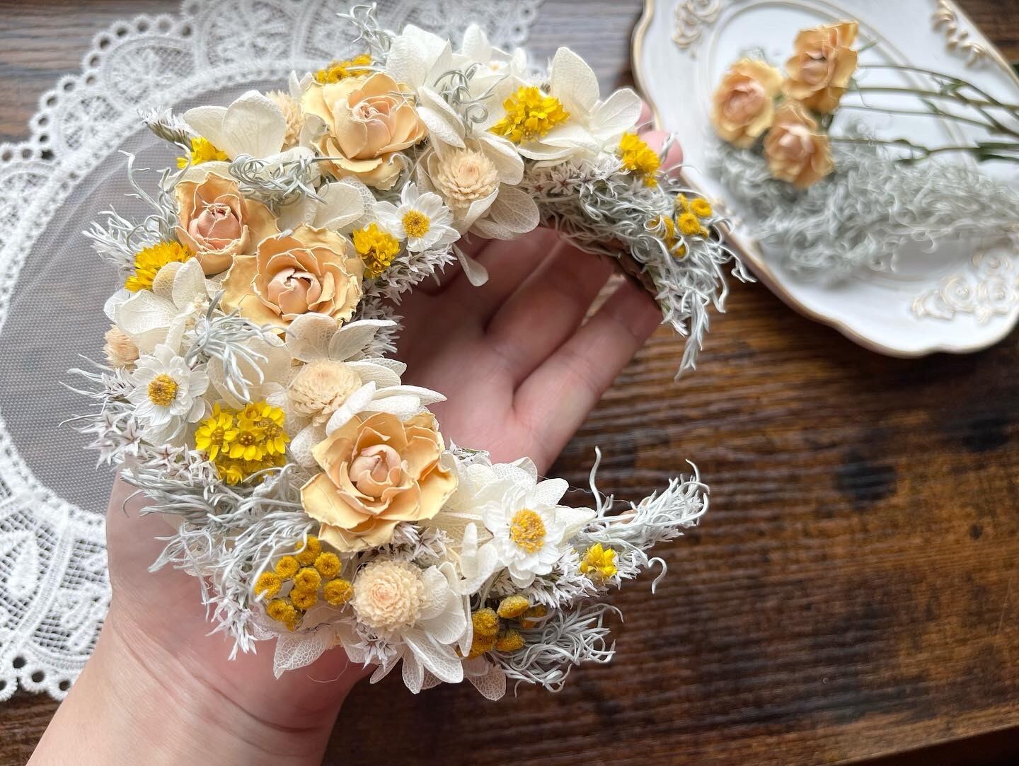 品質保証，新品】 .*˚バラの大人可愛い三日月リース.*˚