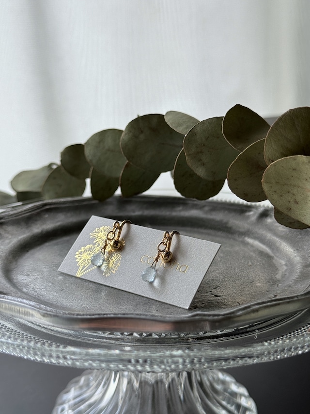 ユニセックス【3月誕生石】瑞々しく輝く。アクアマリンのドロップピアス/イヤリング（金具変更可）