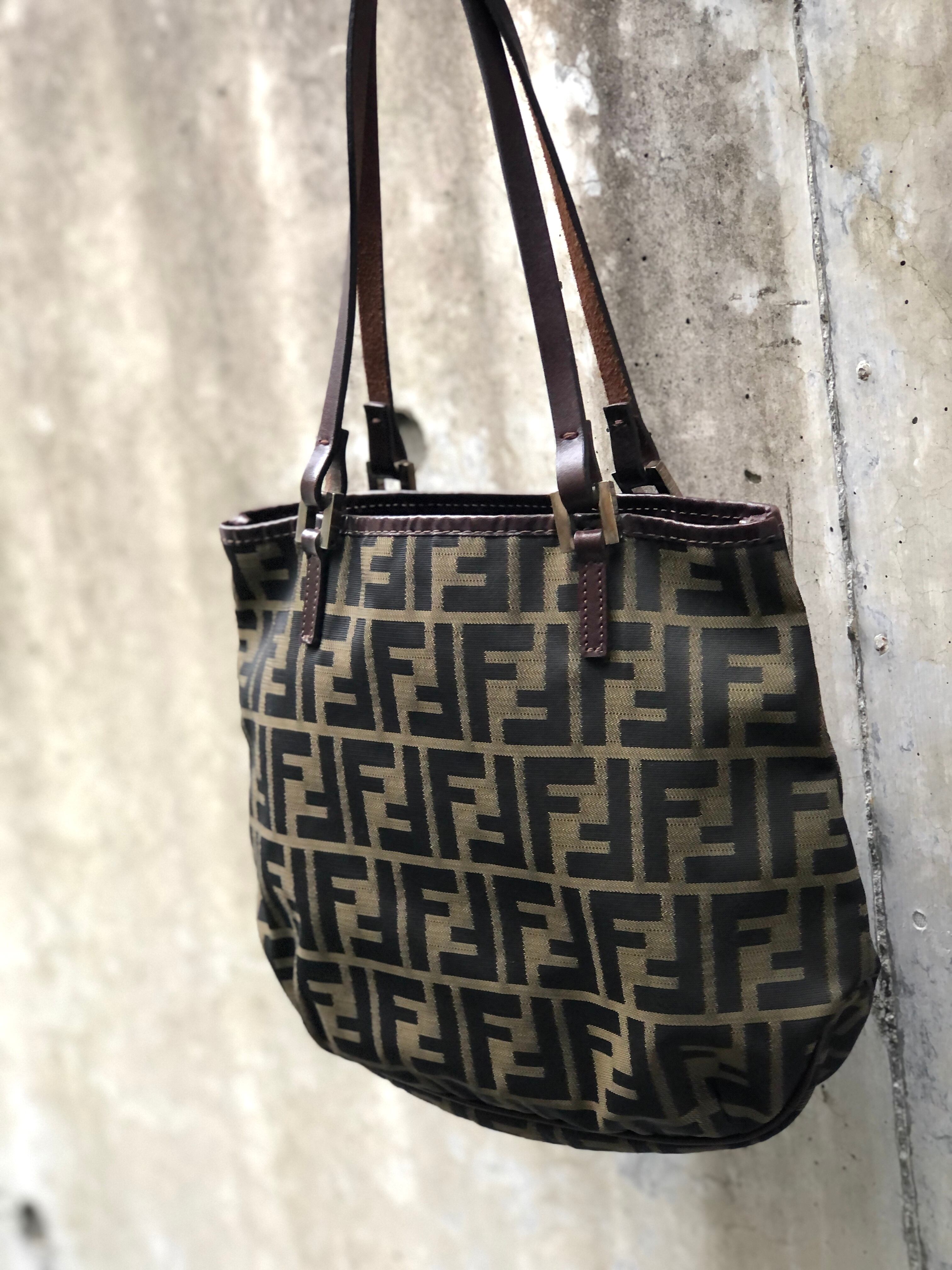 FENDI イタリア製 vintage ズッカ レザーフラップ 2wyバッグ-