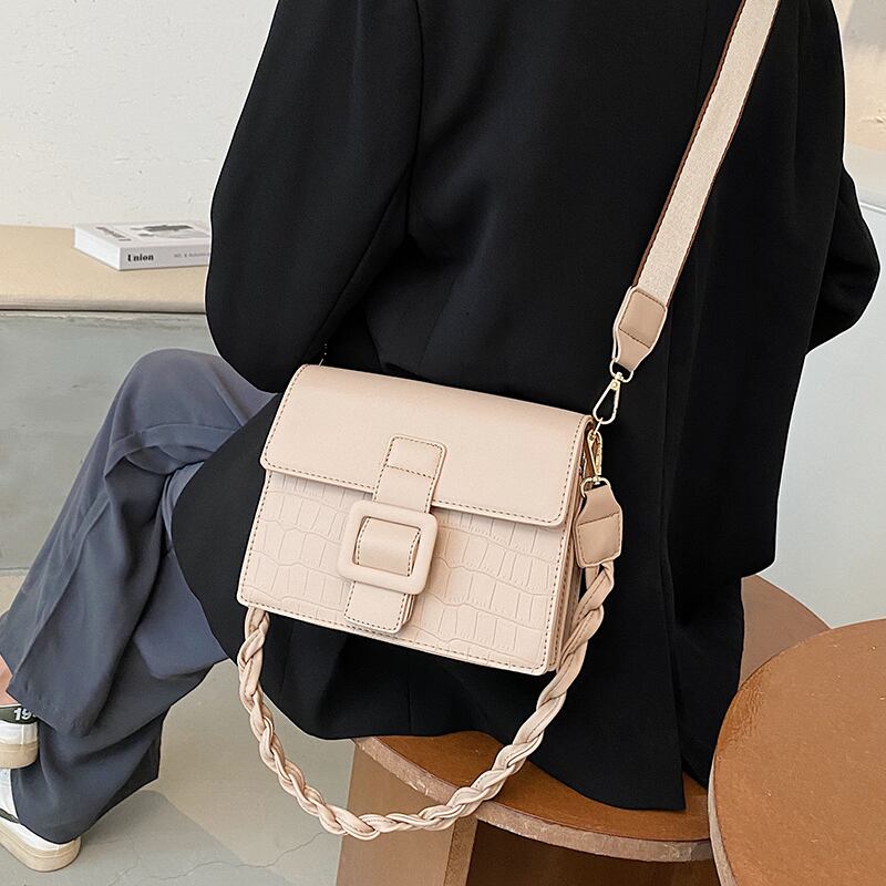 センススモールバッグメス2020新しい流行のファッションワイルドワンショルダーメッセンジャーバッグネットレッドオーシャン気質スモールスクエアバッグ Tiancai_Wing_Bag77986263280