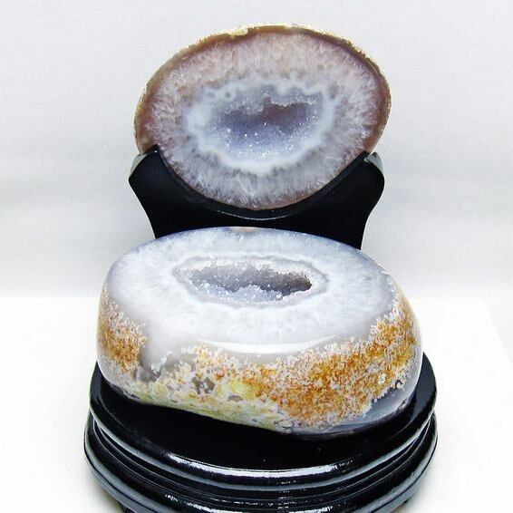 2.4Kg トレジャーメノウ アゲート ジオード 台座付属 一点物 175-1546