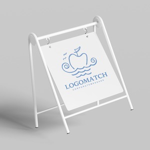 海を進むりんごと船のロゴ