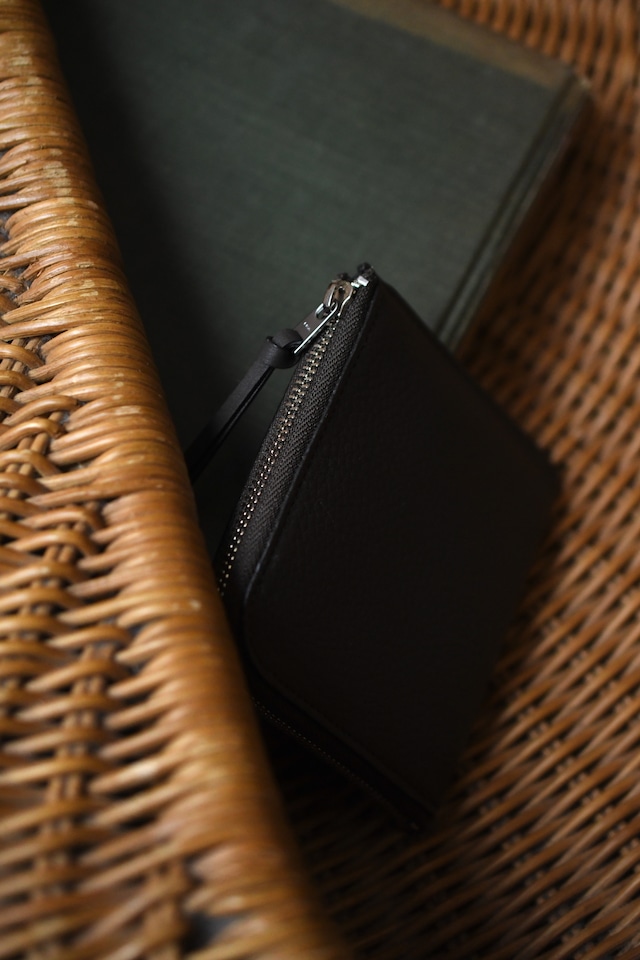 ERA.EO SHRINK L WALLET (BLACK,CHOCOLATE)