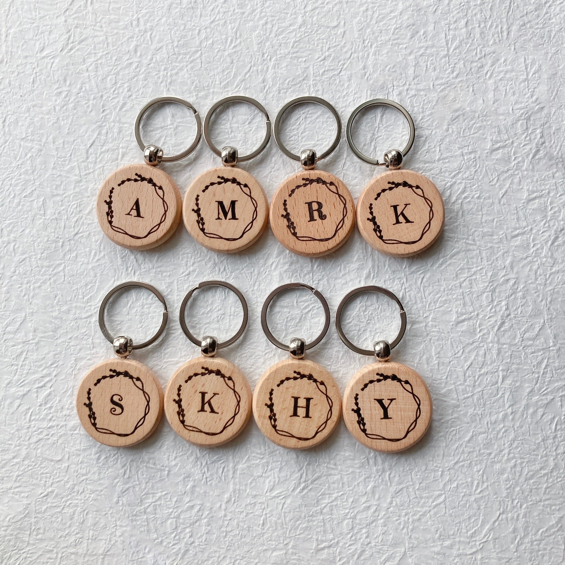 イニシャル キーホルダー 】名入れ ミラーキーホルダー 木製