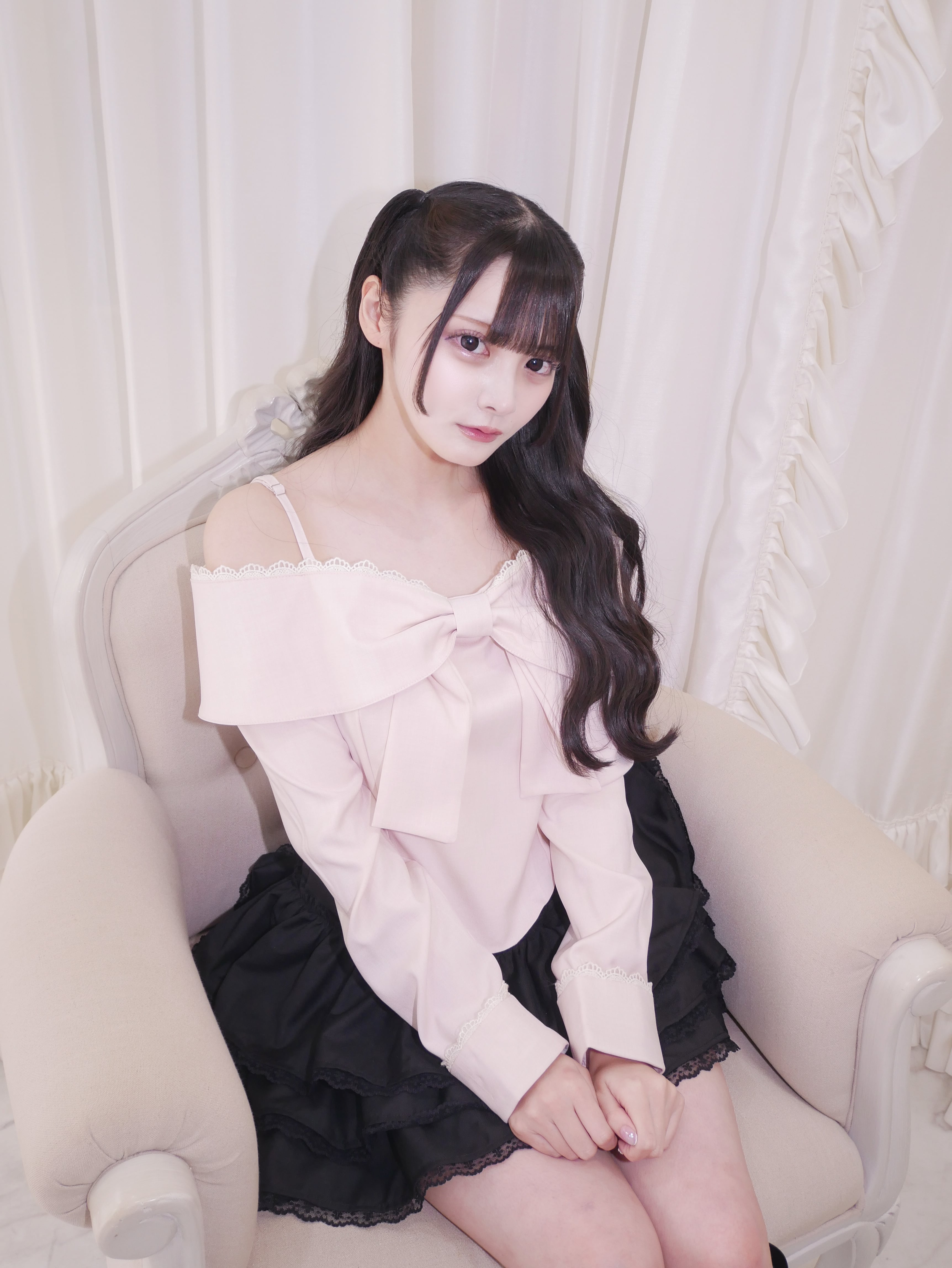 offshoulder ribbon tops