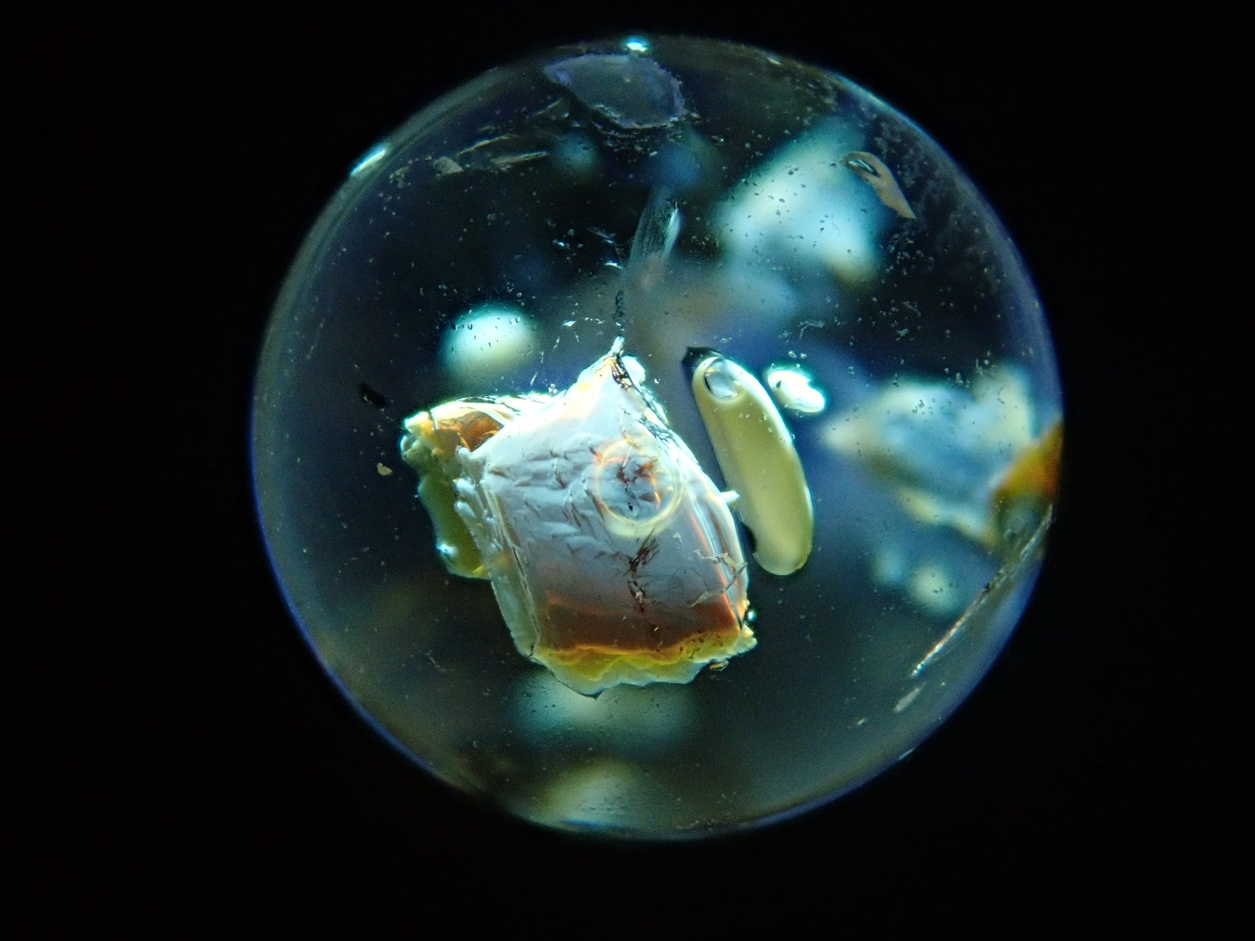 ブラジル産オイルインクォーツ 3.689ct