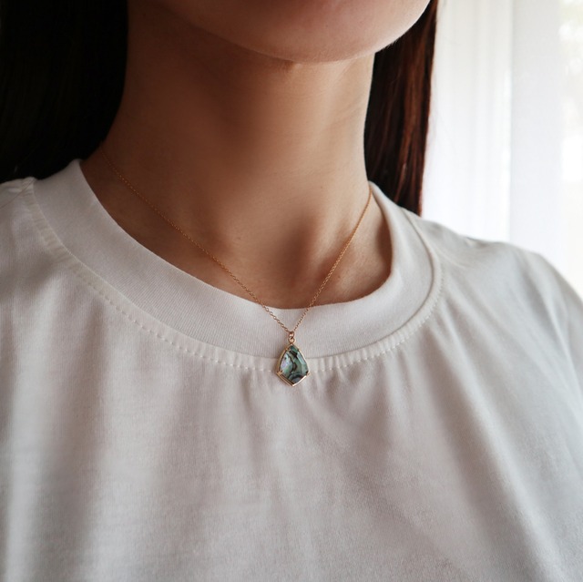 【14kgf】アバロンシェルの一粒ネックレス(マーキスカット)