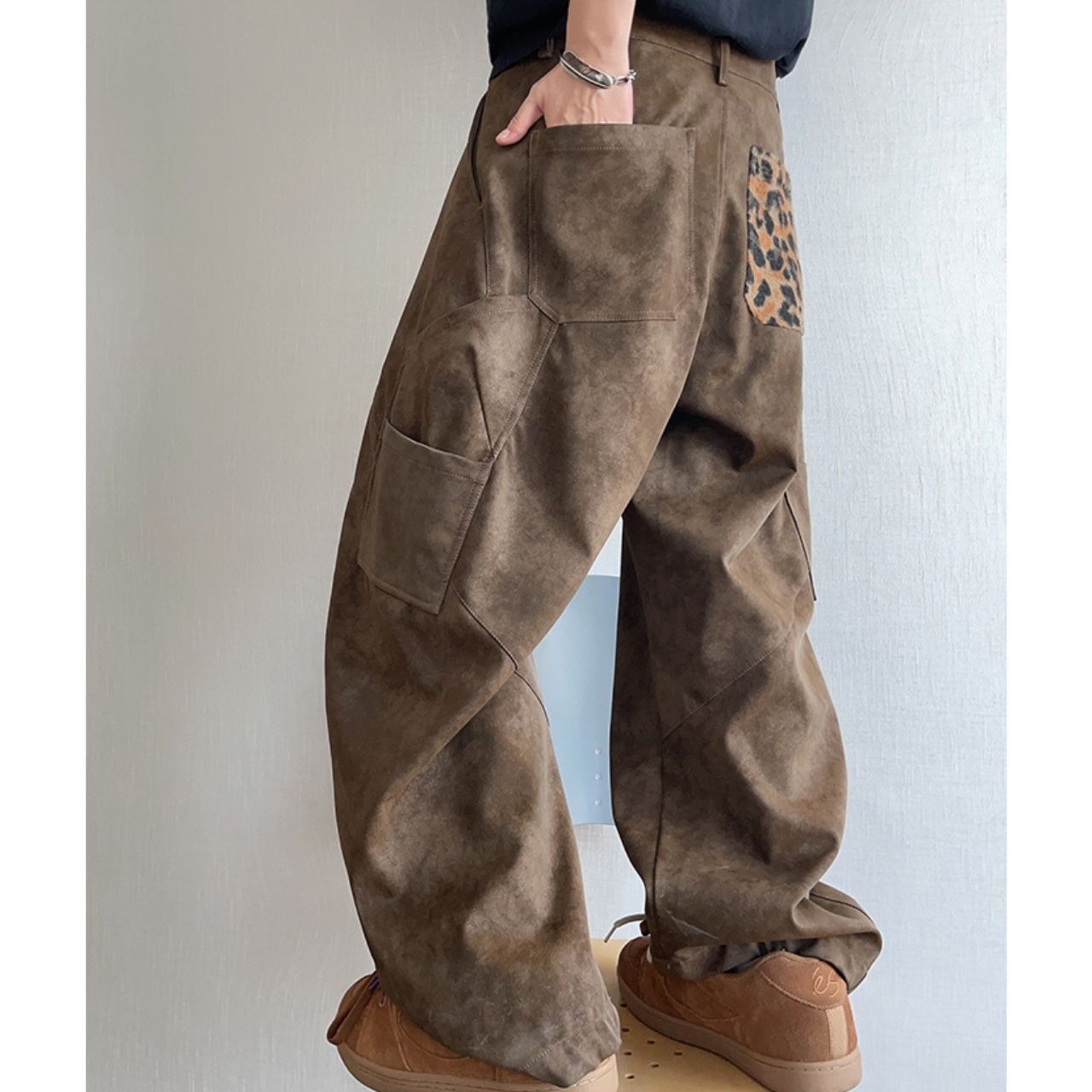ヒョウ柄ポケットブラウンルーズフェイクレザーパンツ　1129