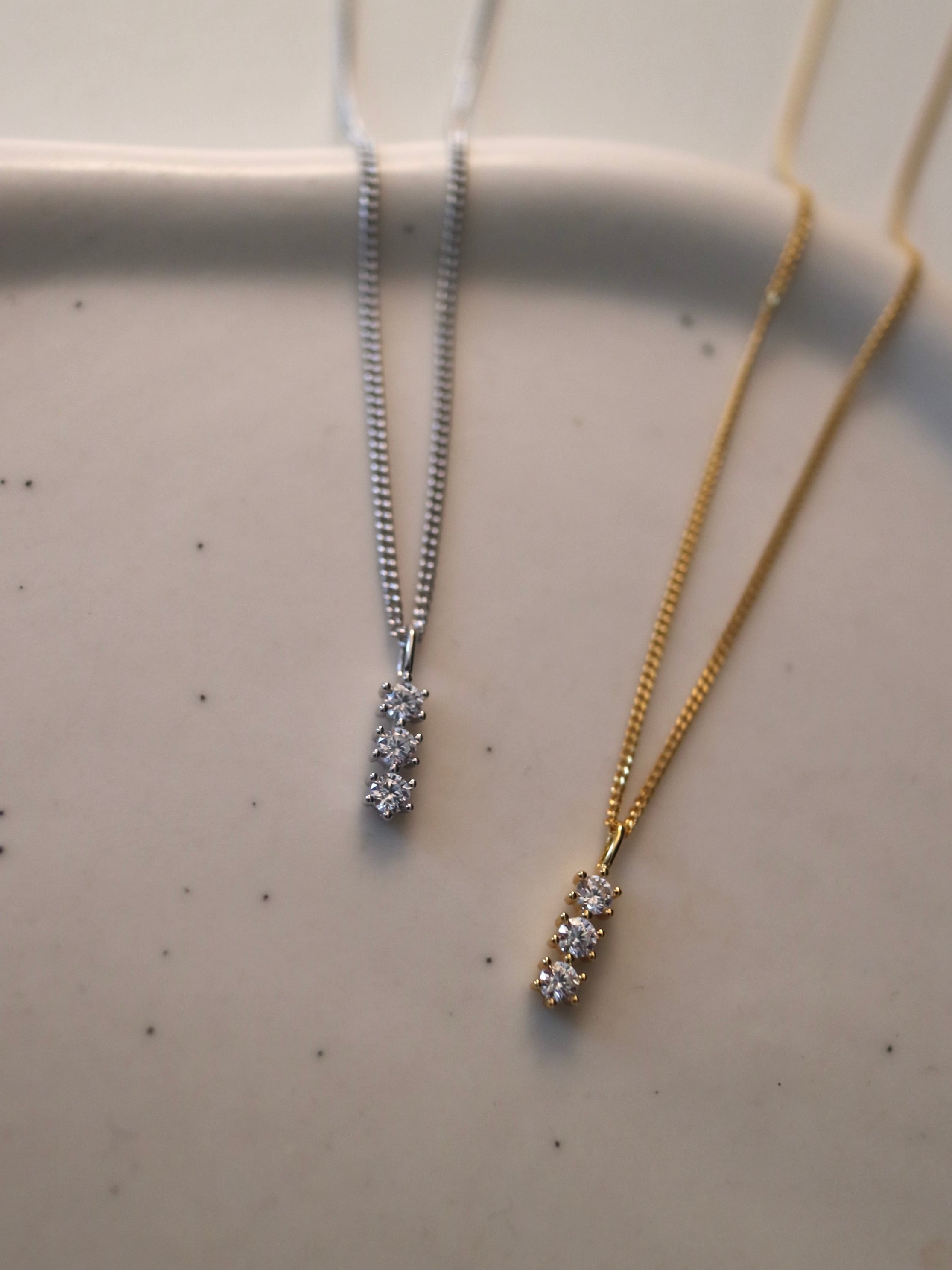 3粒zirconia necklace〈n109〉