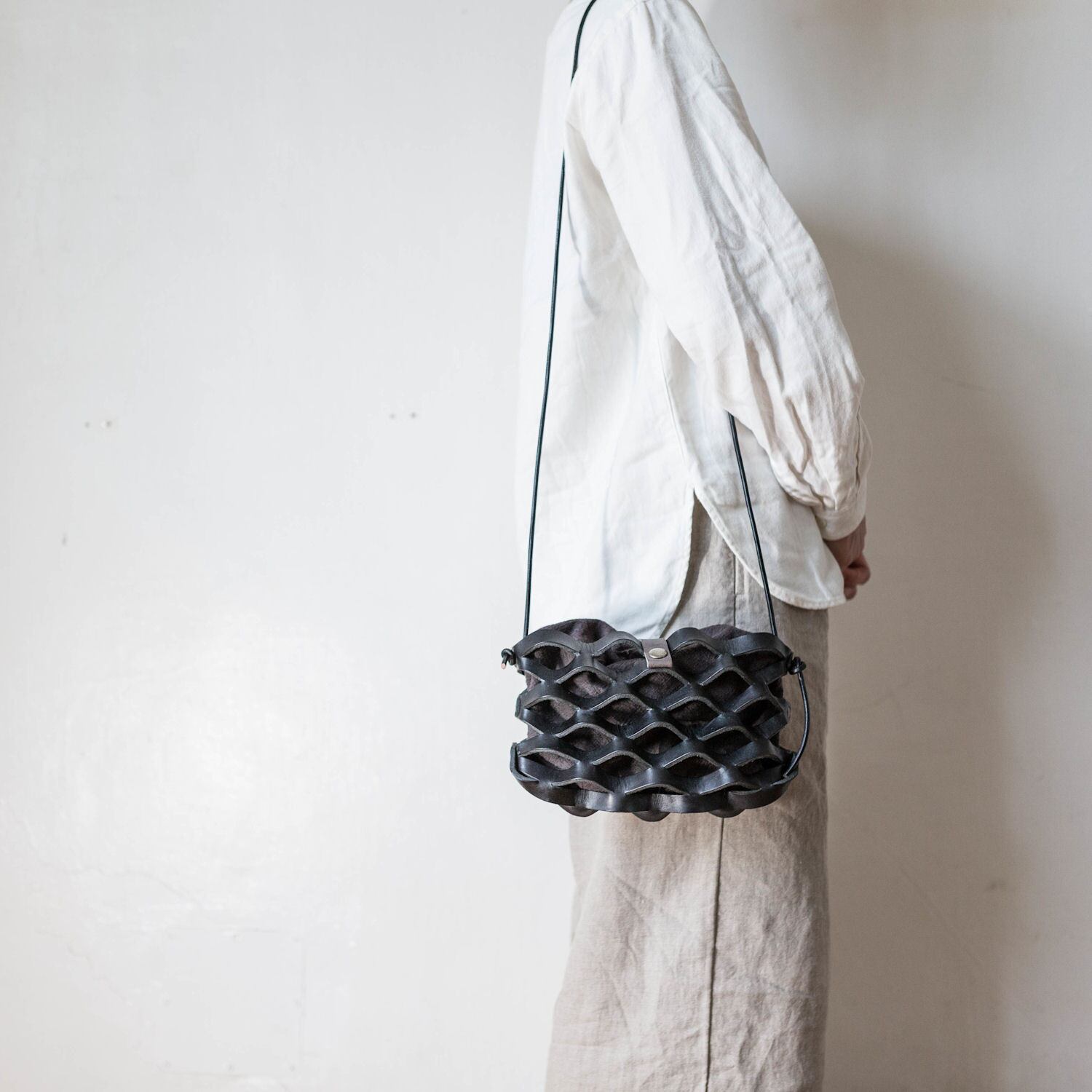 黒いメッシュデザインかごバッグ 黒いメッシュデザインかごバッグ