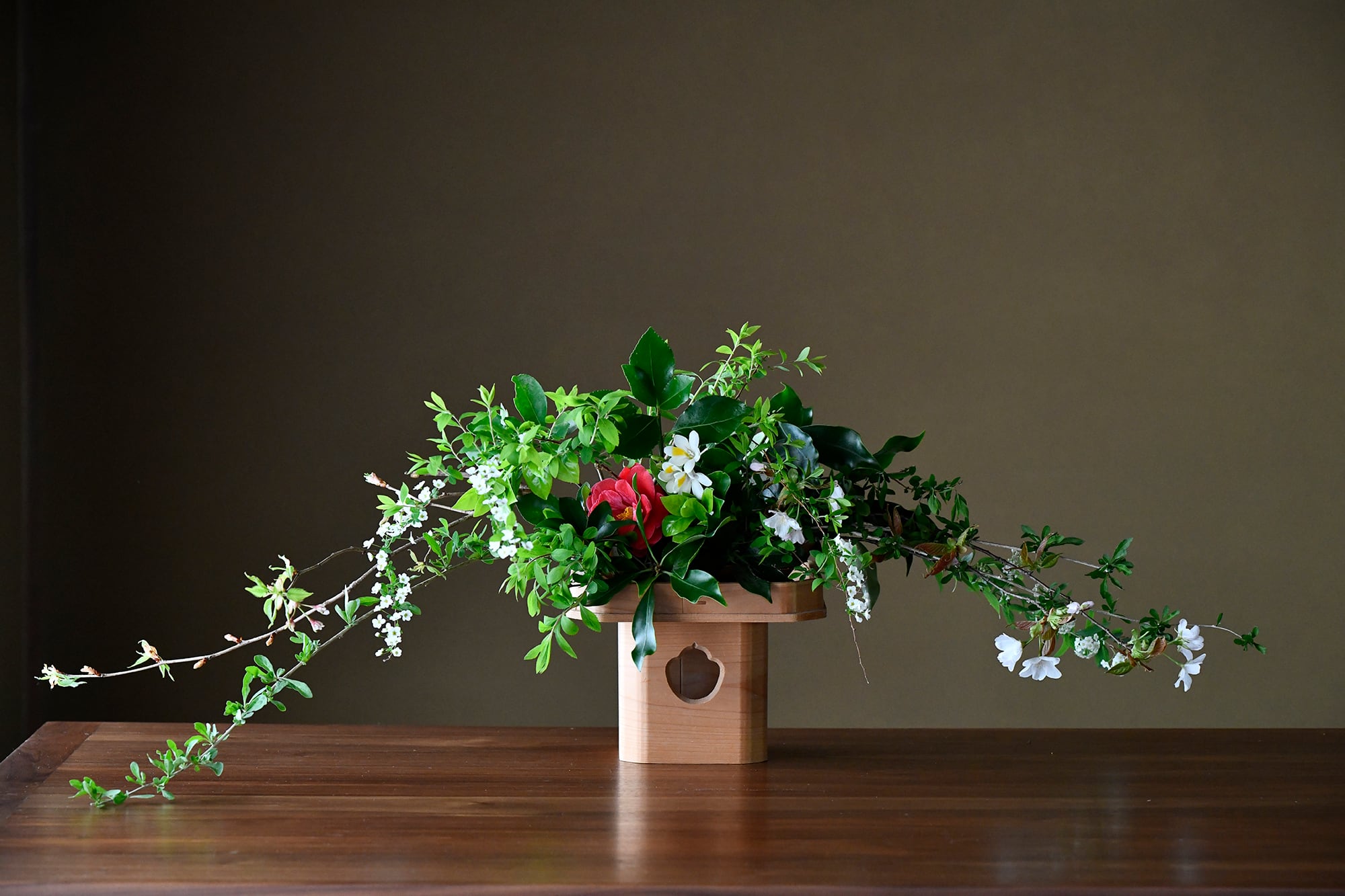 季節のしつらい稽古【花 祭】吉野檜の三宝(五寸)付き