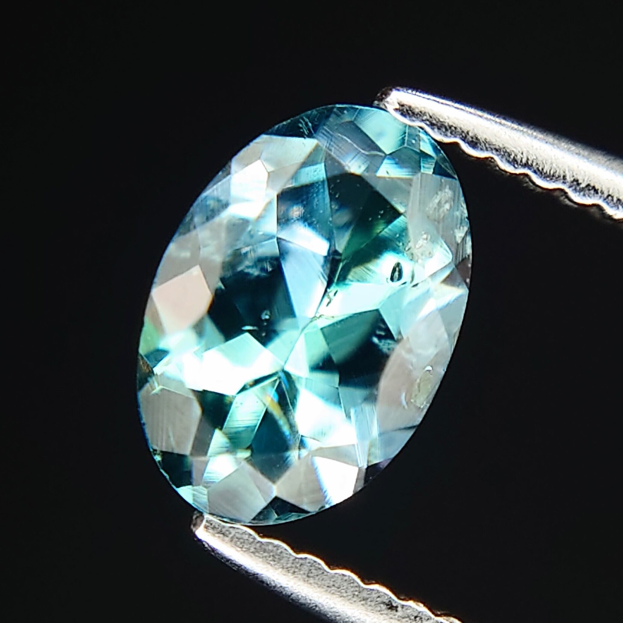 希少 Blue Kornerupine 0.375ct Cr/Fe/V 日独成分分析済ソ付 ルース