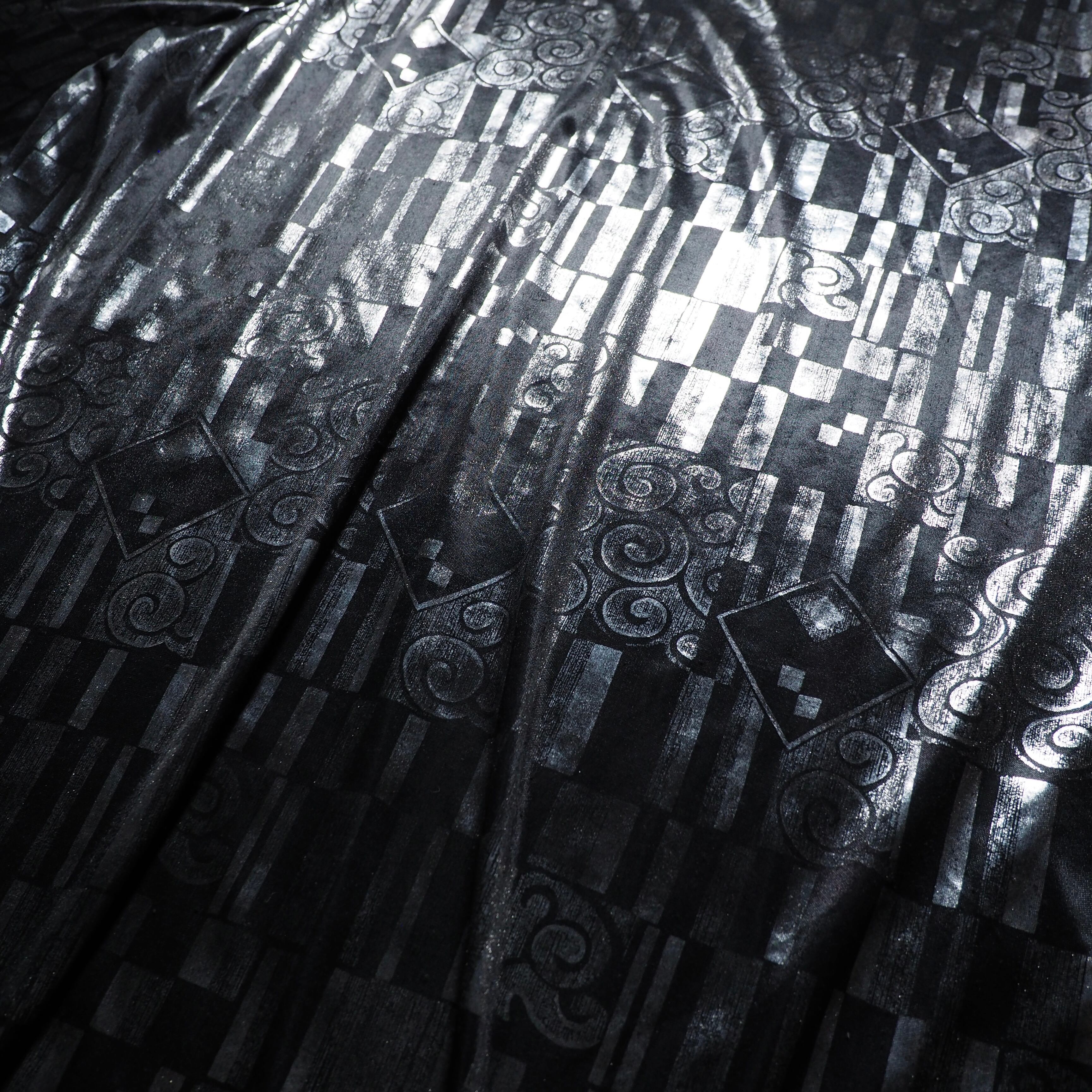 1990s Black mode contemporary art printed vintage drape SS Tee