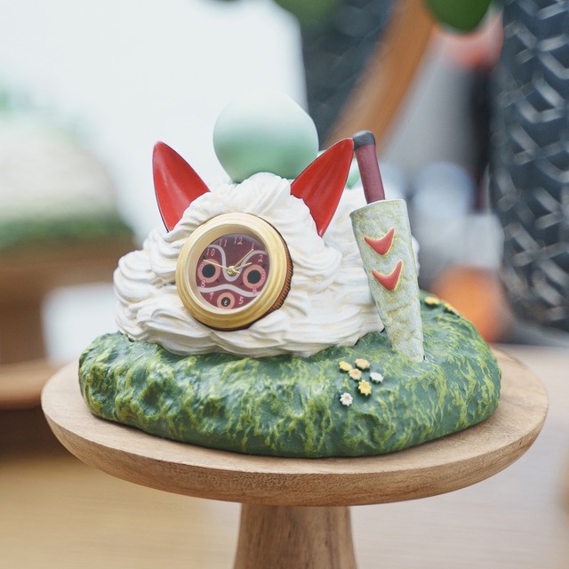 もののけ姫　ミニ置き時計　サンのお面の上で（6651）