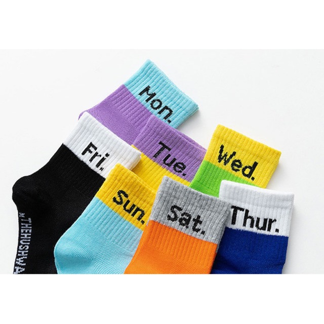 【即納】ビビッドカラーの曜日クルーソックス