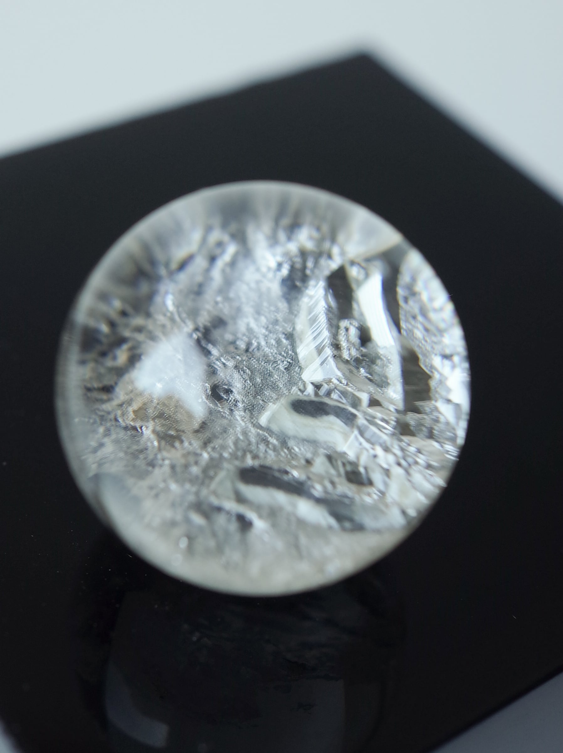 Sphere Quartz ”氷山”