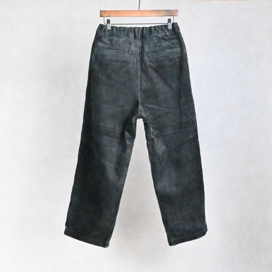 25AW》【STILL BY HAND】3.5W CORDUROY TACK EASY SLACKS スティルバイ