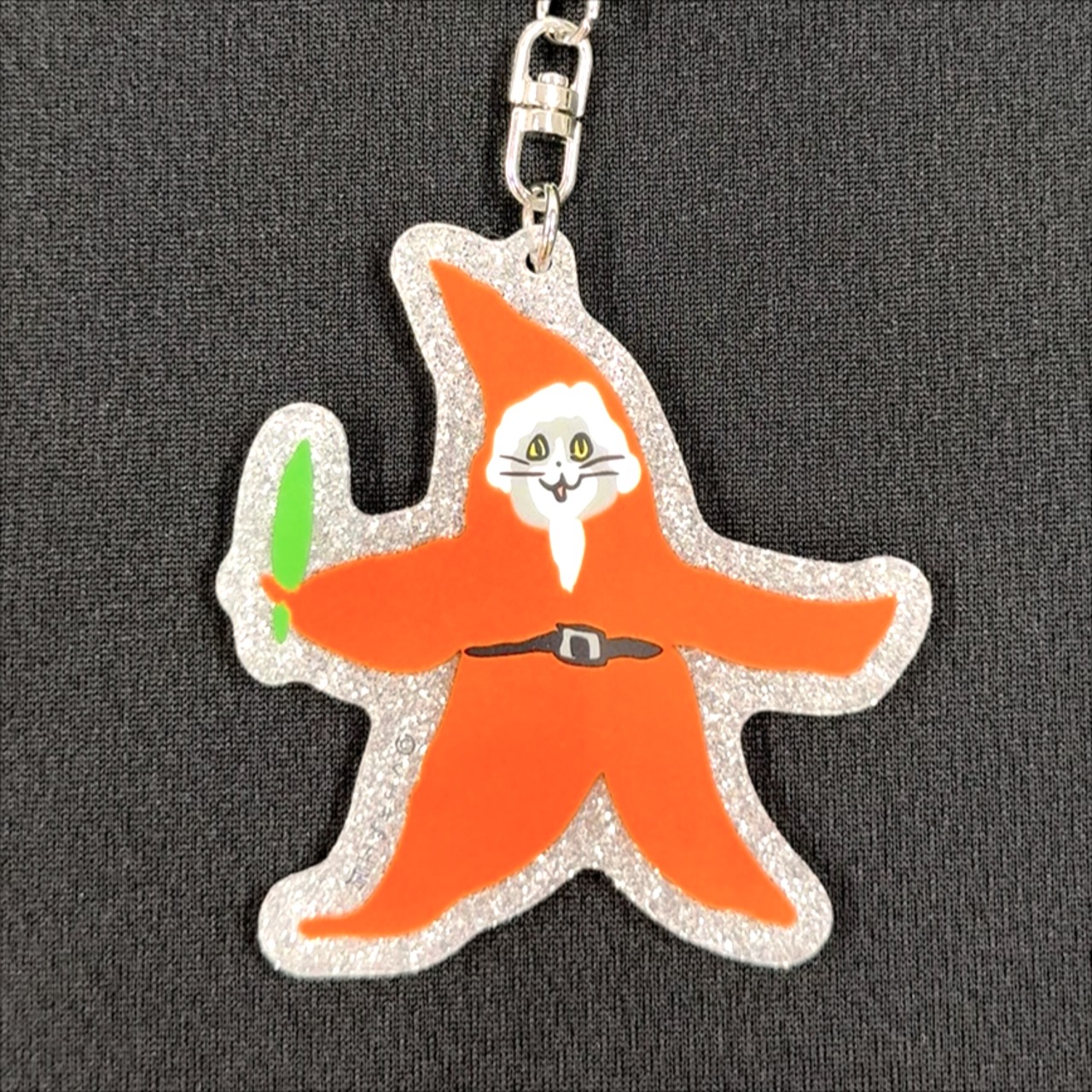 アクリルキーホルダー　　モールサンタ猫