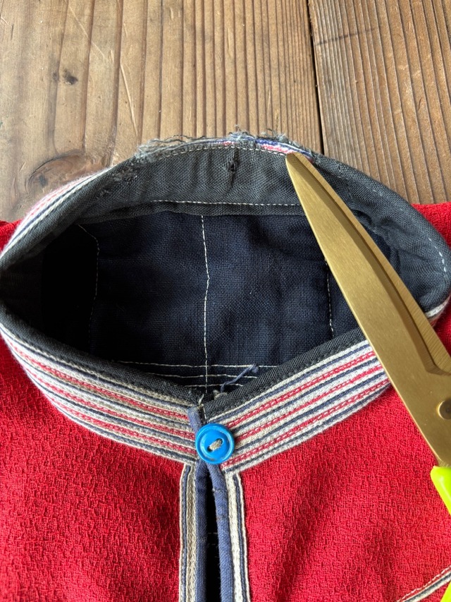 赤ザオ族 つけ襟① 少数民族 民族衣装 胸当て（ビブ／プラストロン）