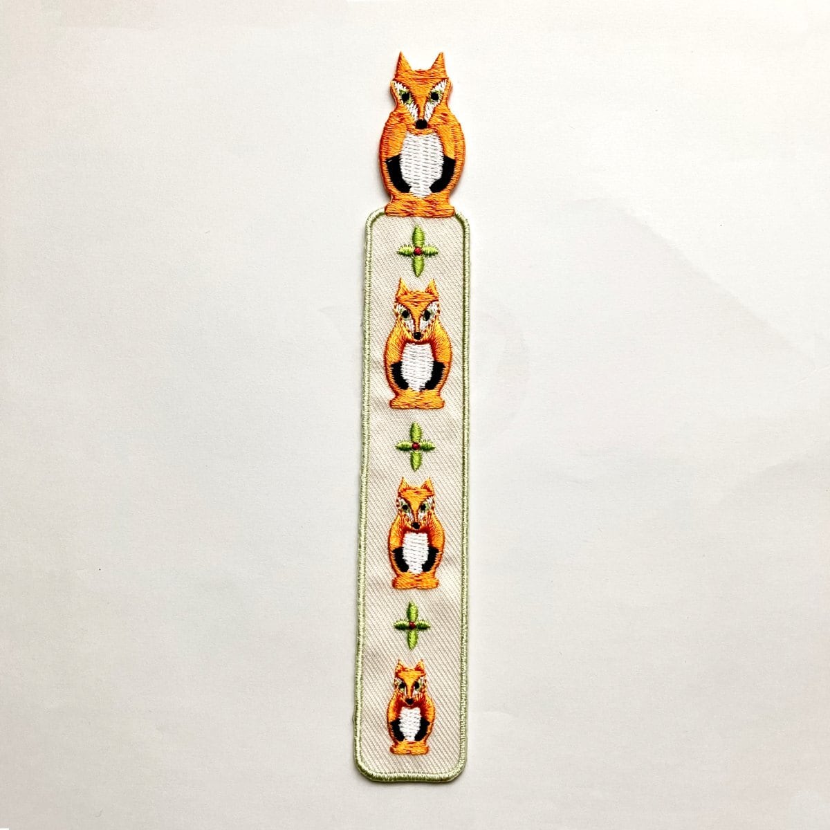 刺繍しおり マトリョーシカ風きつね 栞 | きつねの雑貨屋さん