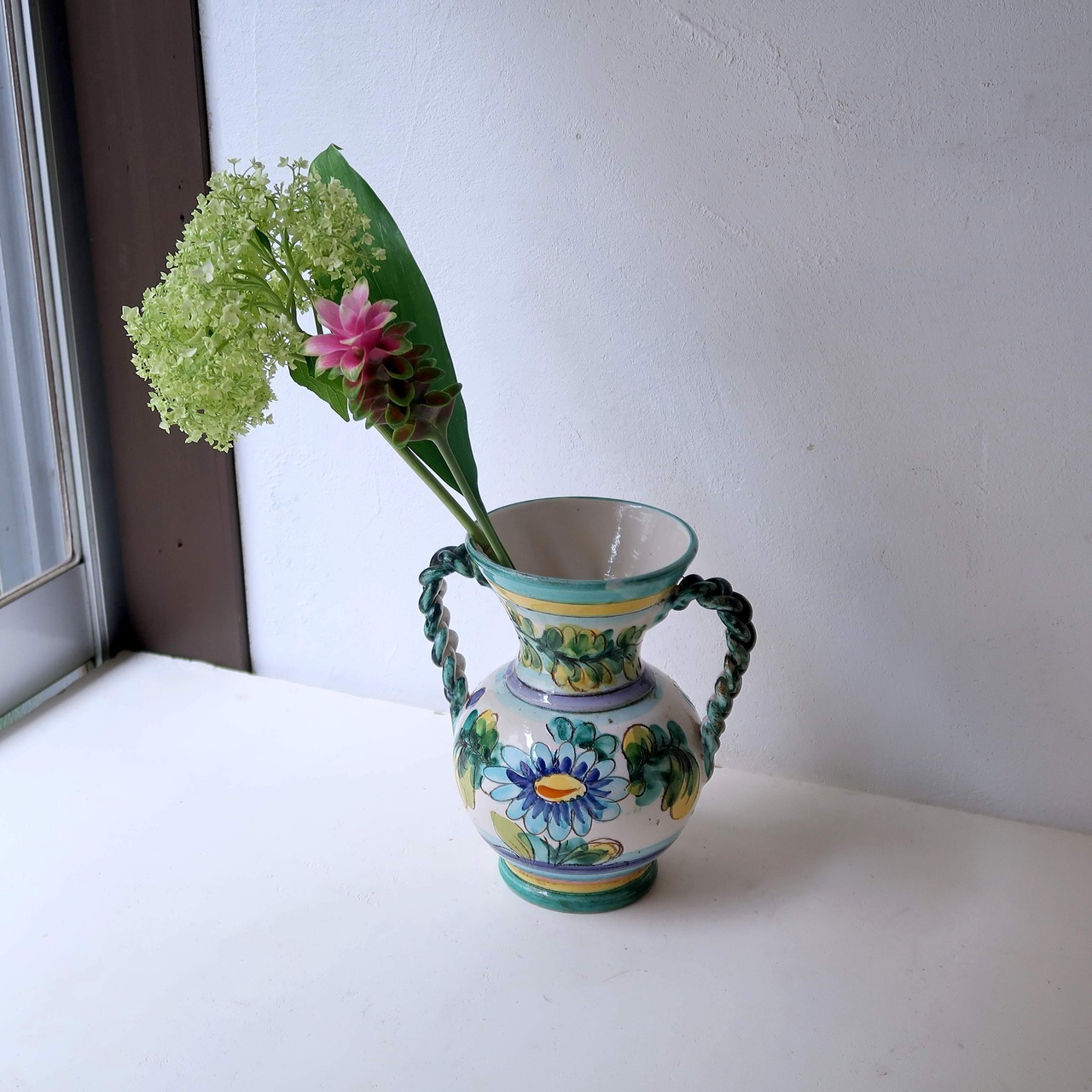 花咲くイタリアのフラワーベース