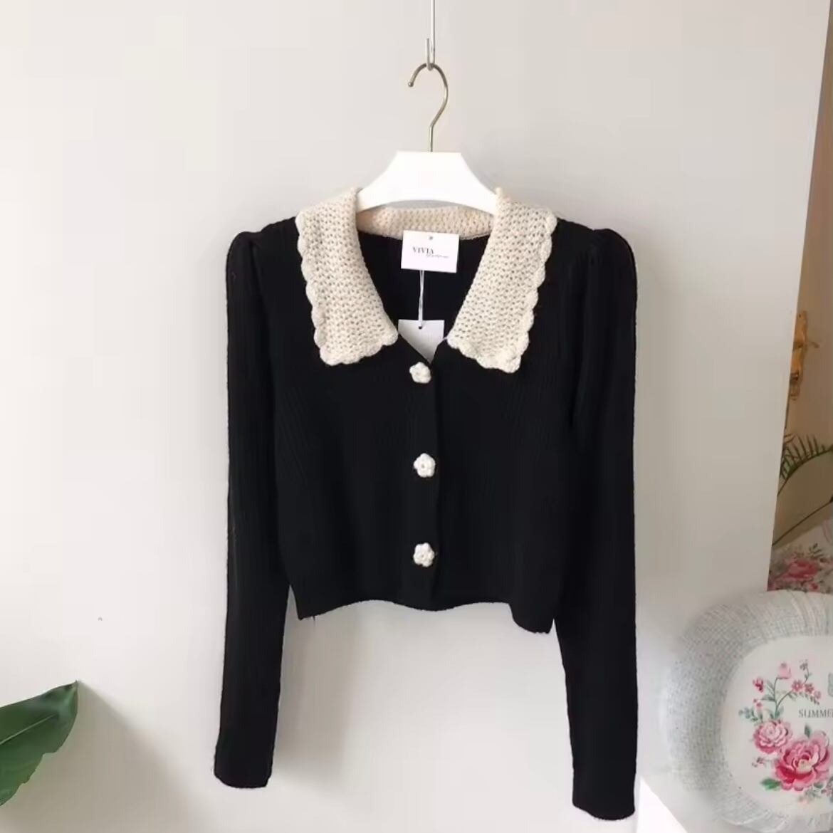 スカラップカラーフラワーボタンカーディガン