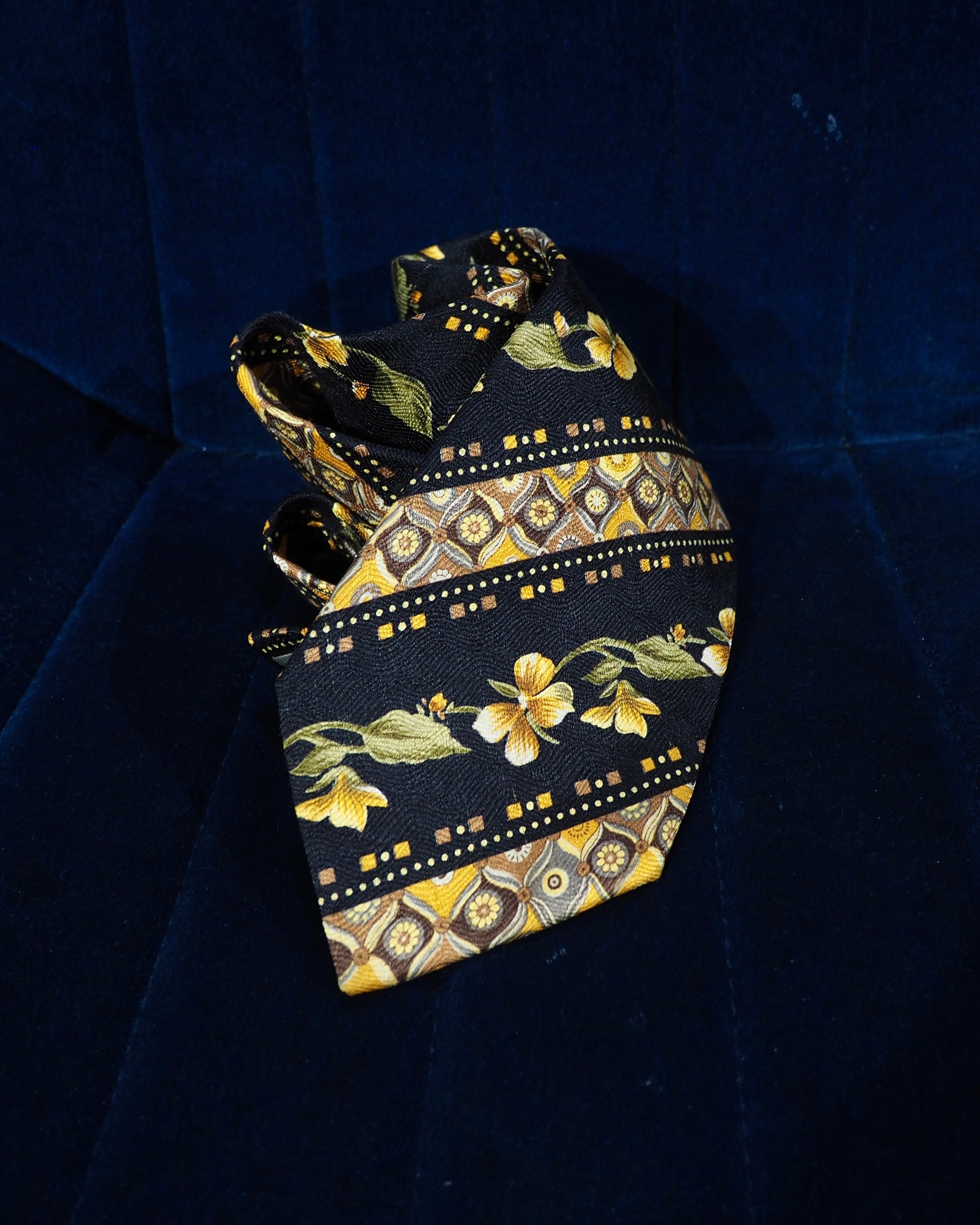 1990s " KENZO HOMME " Beautiful Luxury Flower All pattern vintage silk Tie