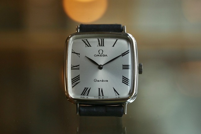 【OMEGA】 1974年製 オメガ 『ジュネーブ スクエア』ローマンインデックス  サンレイ＆シルバーダイヤル 手巻き / Vintagewatch / Geneve / Cal.625