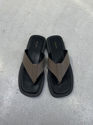 latitudinous tongs flat sole sandal