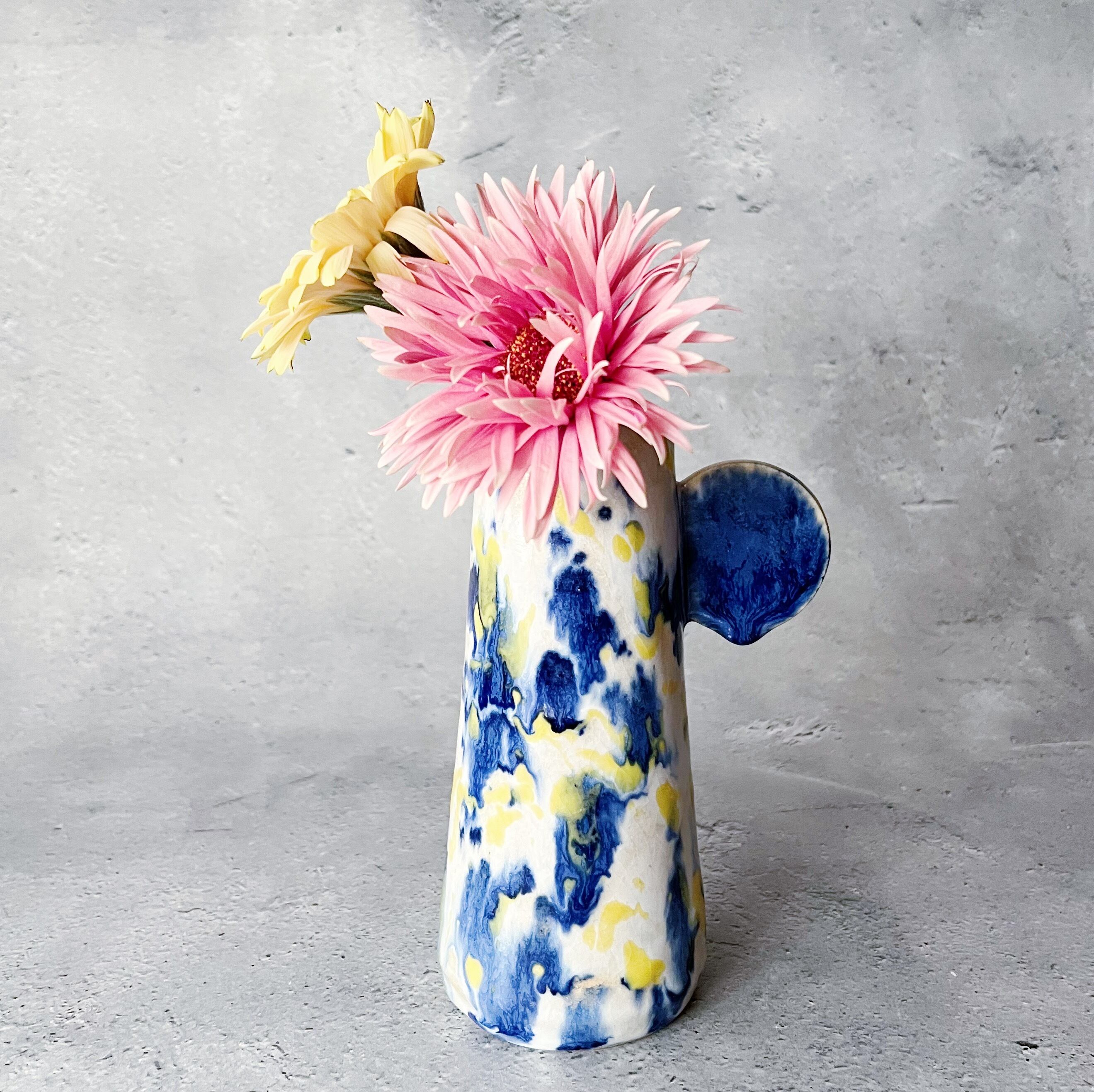 ぽってり福耳付き花器 ｜ H15cm × 底 φ6.5cm｜ 陶器・フラワーベース