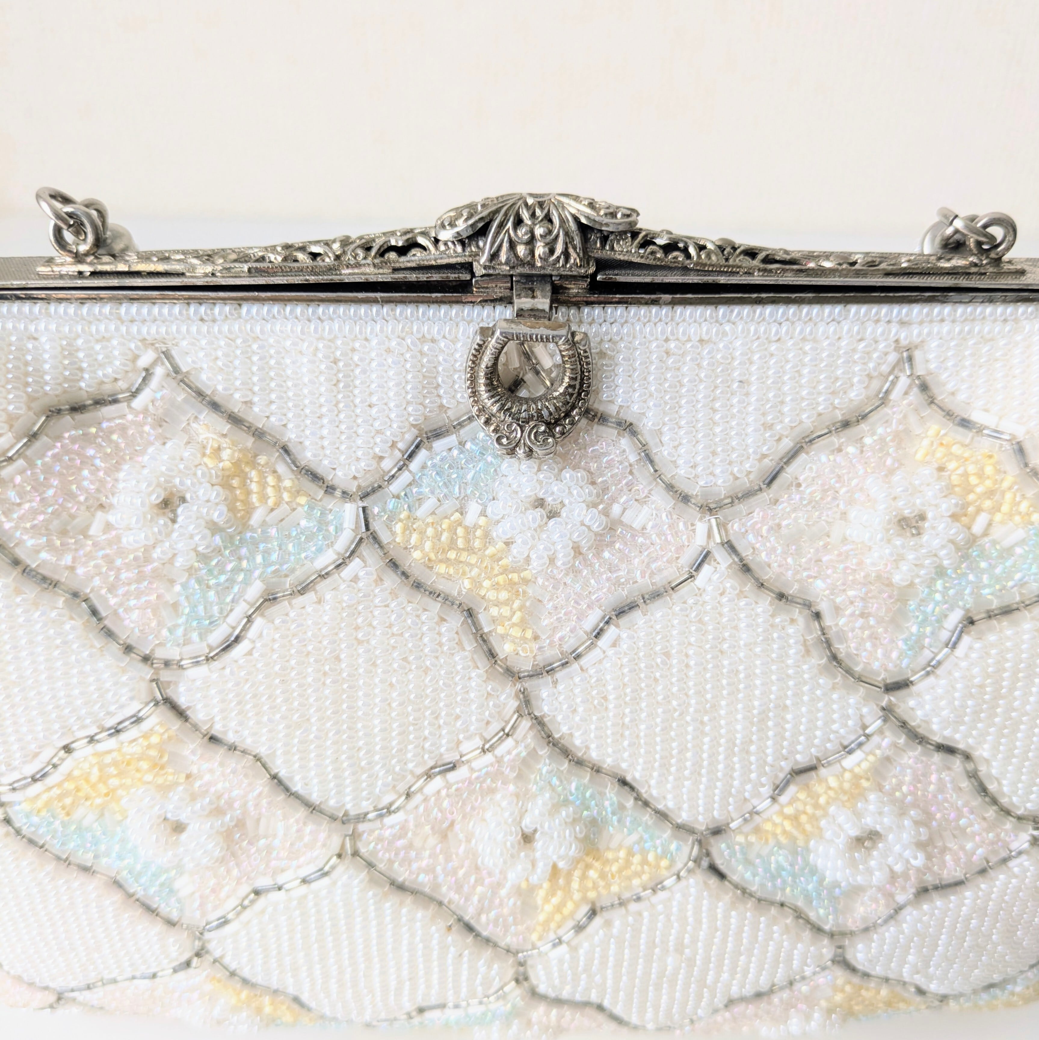 Vintage】ビーズ刺繍バッグ 白 菱形 パステルカラー 小花 パーティー