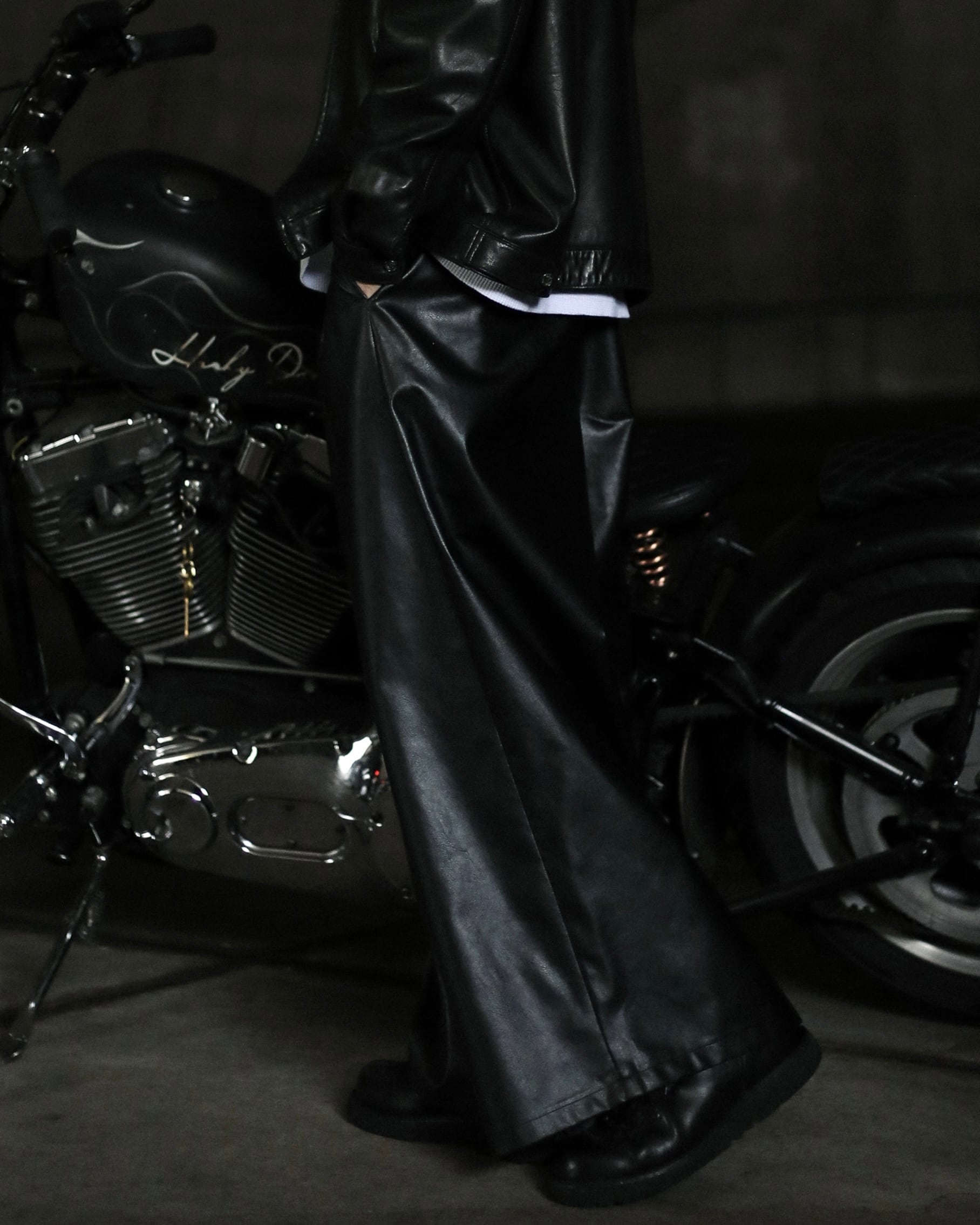 送料無料】TACK LEATHER WIDE PANTS | BARYFROMTHENORM