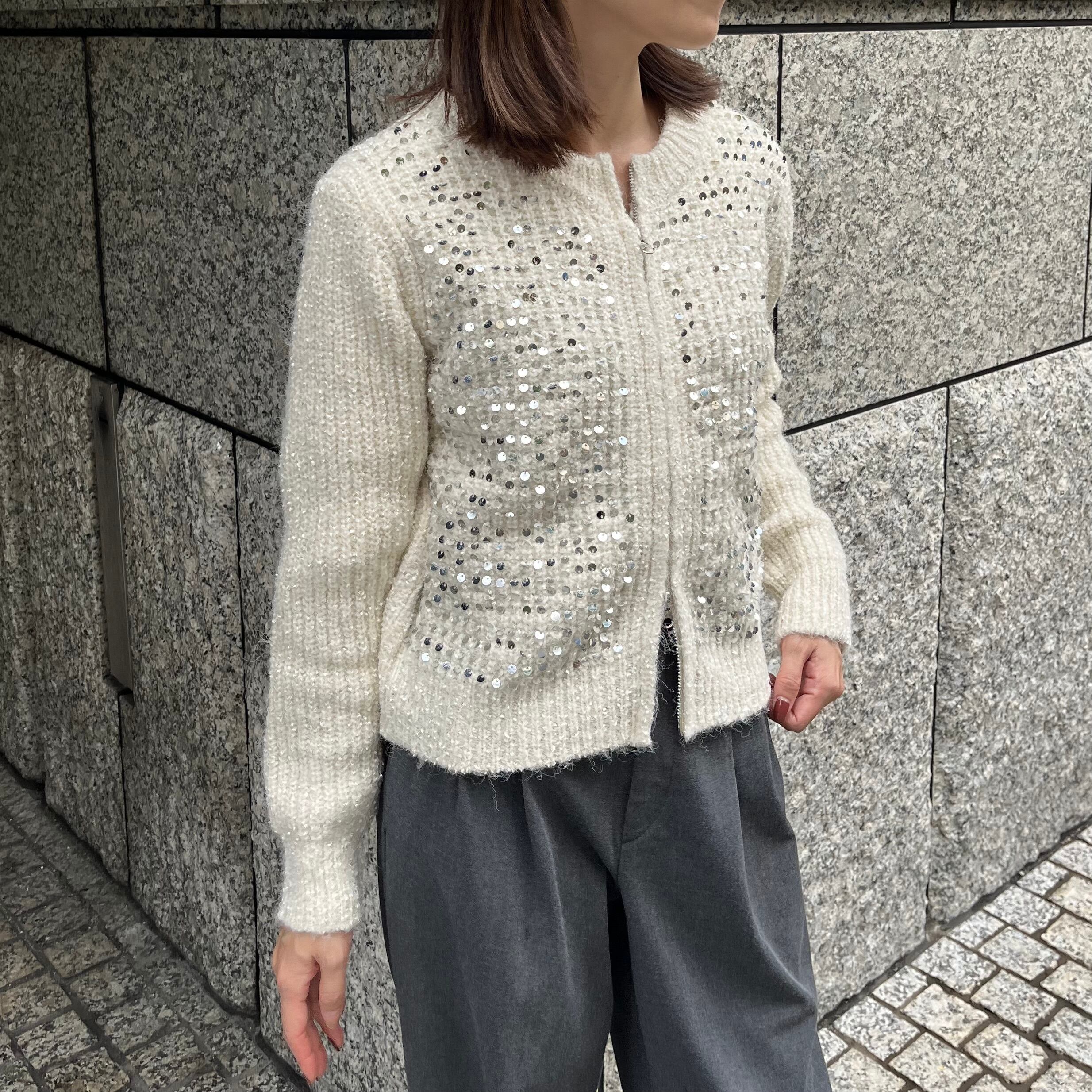 あちゃちゅむ 白鳥スパンコール カーディガン Beige Ootd🥜 カーディガン肩掛けするスタイル春先までやり続けそう