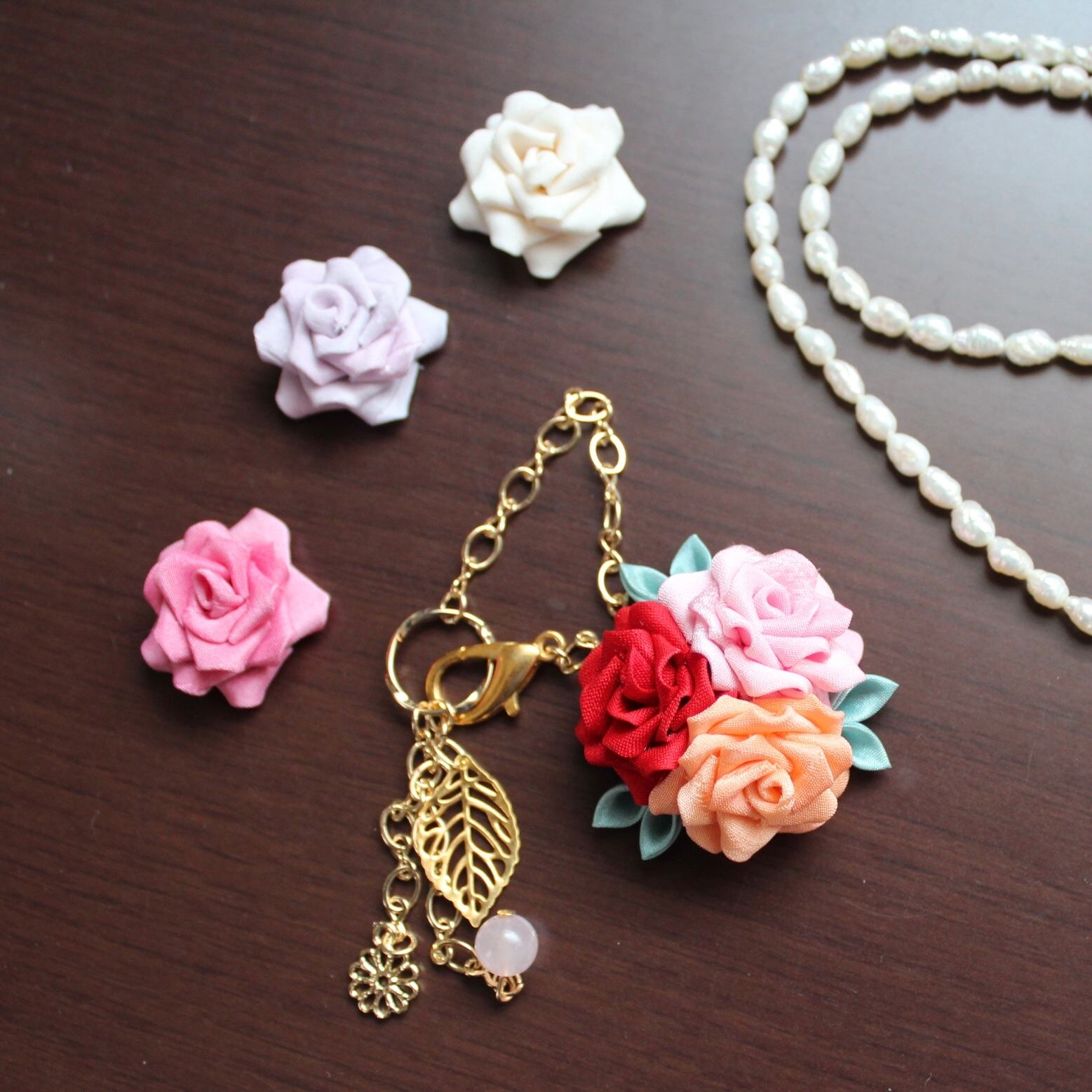 薔薇のバッグチャーム │ 帯留め │ コサージュ │ ブローチ │ ヘア